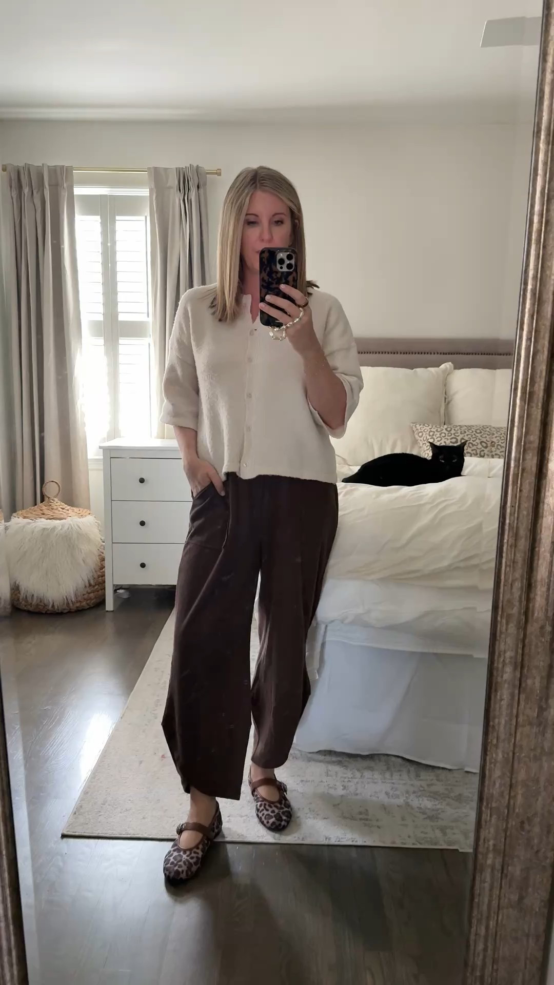 My OOTD with the best $35 barrel leg pants from Amazon!



#LTKWorkwear #LTKootd