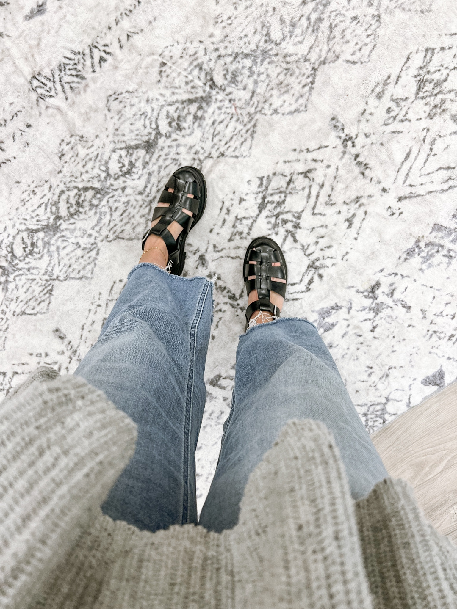 THESE SHOES 🪩🖤✨



#LTKfindsunder50 #LTKstyletip #LTKworkwear