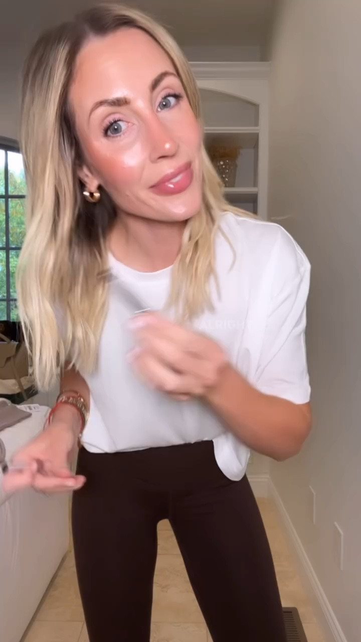 The perfect everyday outfit! 

Fall fashion, Winter fashion, Trendy outfits, Cozy, Comfortable, Fashion must haves

#LTKStyleTip #LTKVideo #LTKSeasonal