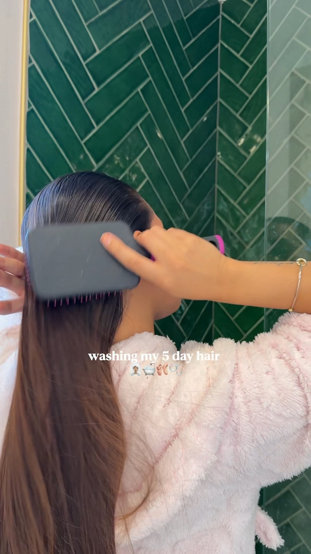 hi🤍these are all the products I use when I usually have my hair for 5 days without washing it! everything is linked down below <3 

#LTKgrwm #LTKselfcare #LTKmorningroutine