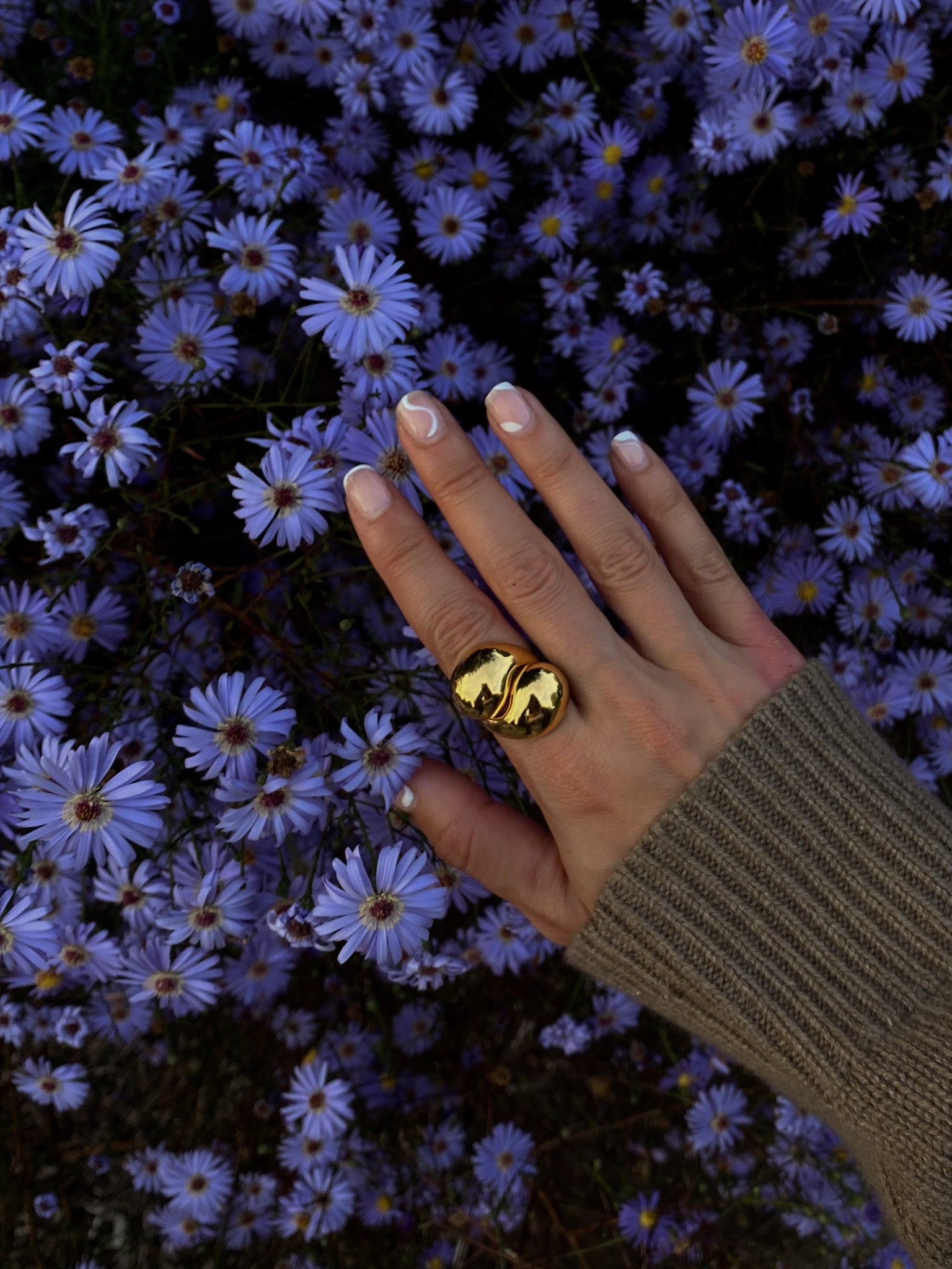 The yin and yang ring ☯️ 

#LTKeurope #LTKstyletip #LTKSeasonal