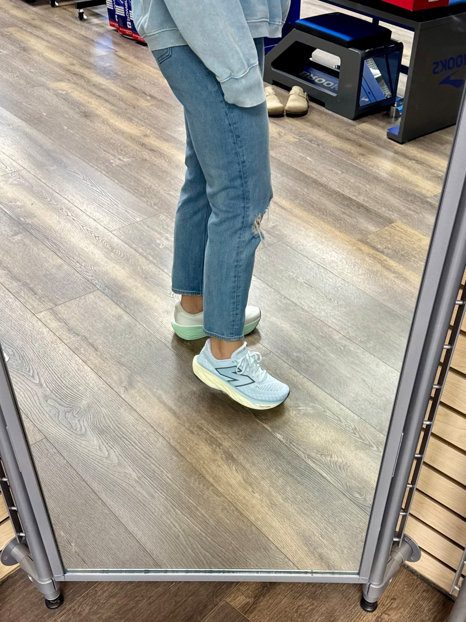 A blue moment for the New Balance 1080 👌

#LTKActive #LTKShoeCrush #LTKTravel
