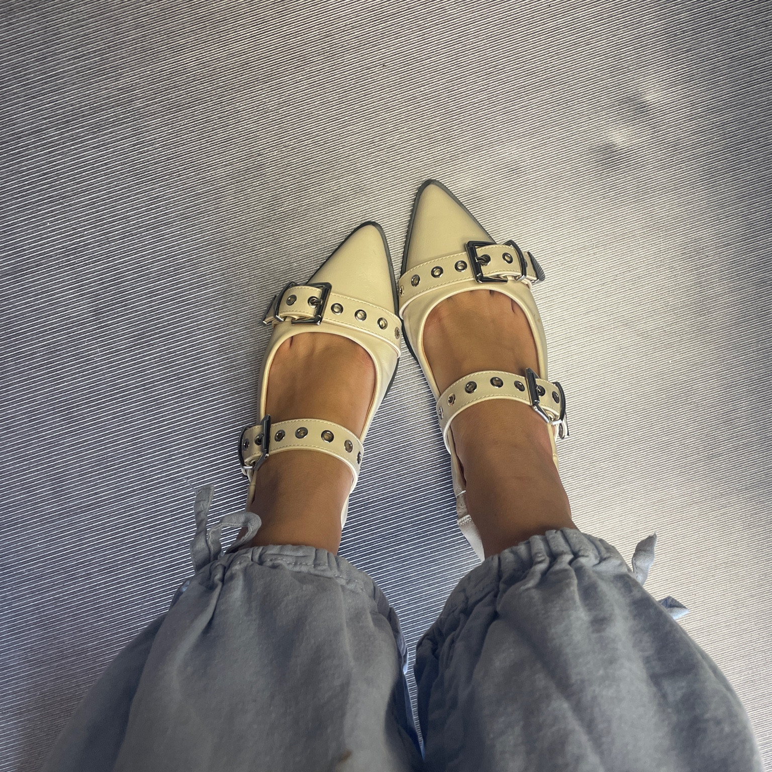 These were (and still are) the cutest transition to fall shoes 🍁🍂🍃