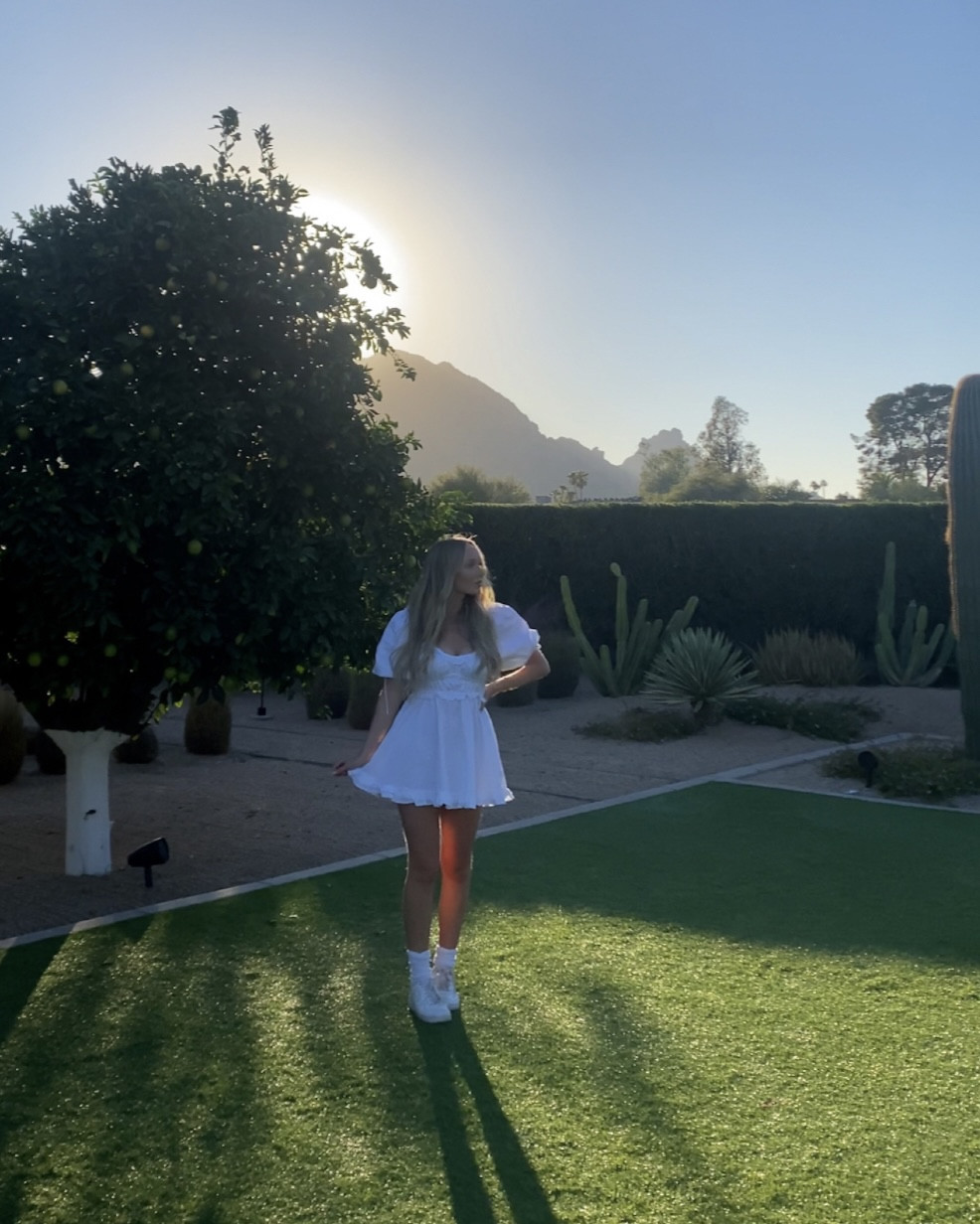 Love this dress for summer! Cute with sneakers and cowboy boots 🥰