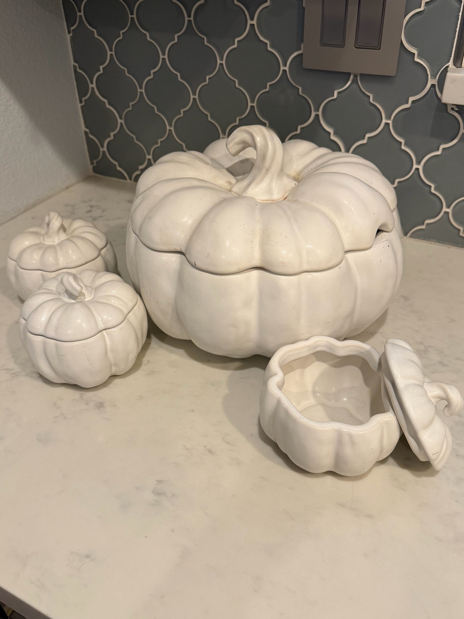 I know it’s early for fall 🫣 BUT it’s only a few months away and it’s better to get it now before it sells out!!

#LTKSeasonal #LTKSaleAlert #LTKHome