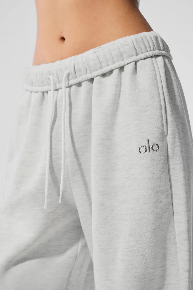 Accolade Straight Leg Sweatpant | Alo Yoga