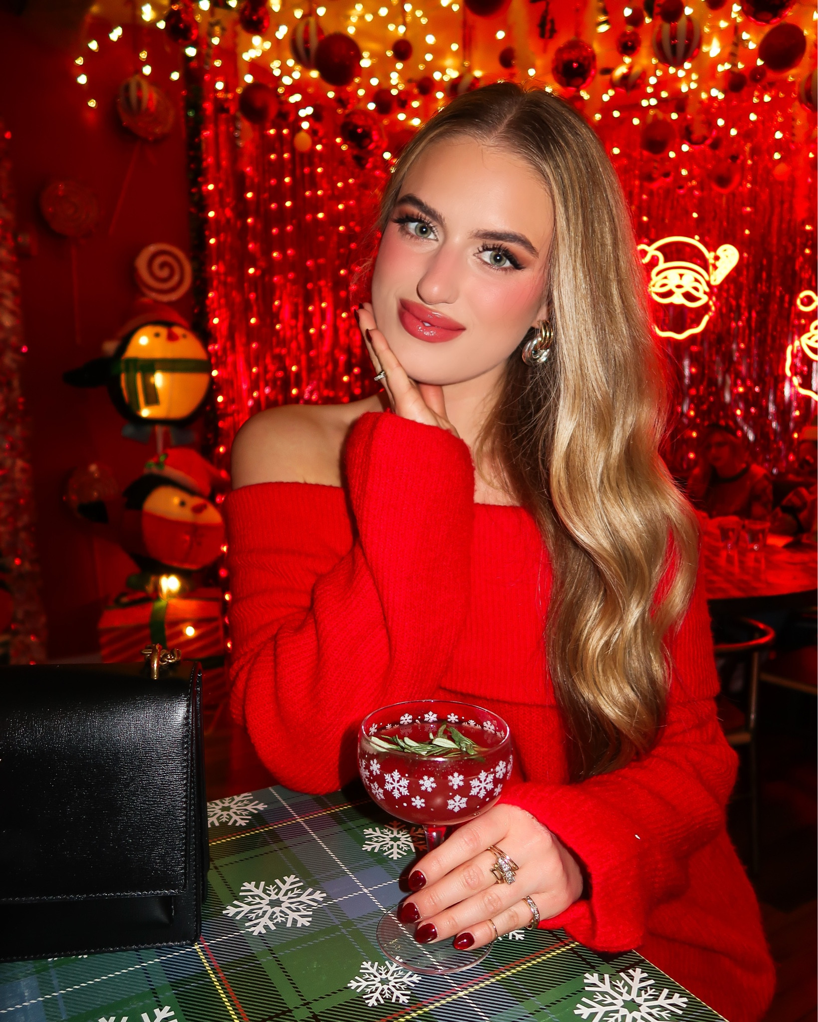 cutest off the shoulder dress moment! ♥️

#LTKSeasonal #LTKHoliday #LTKGiftGuide