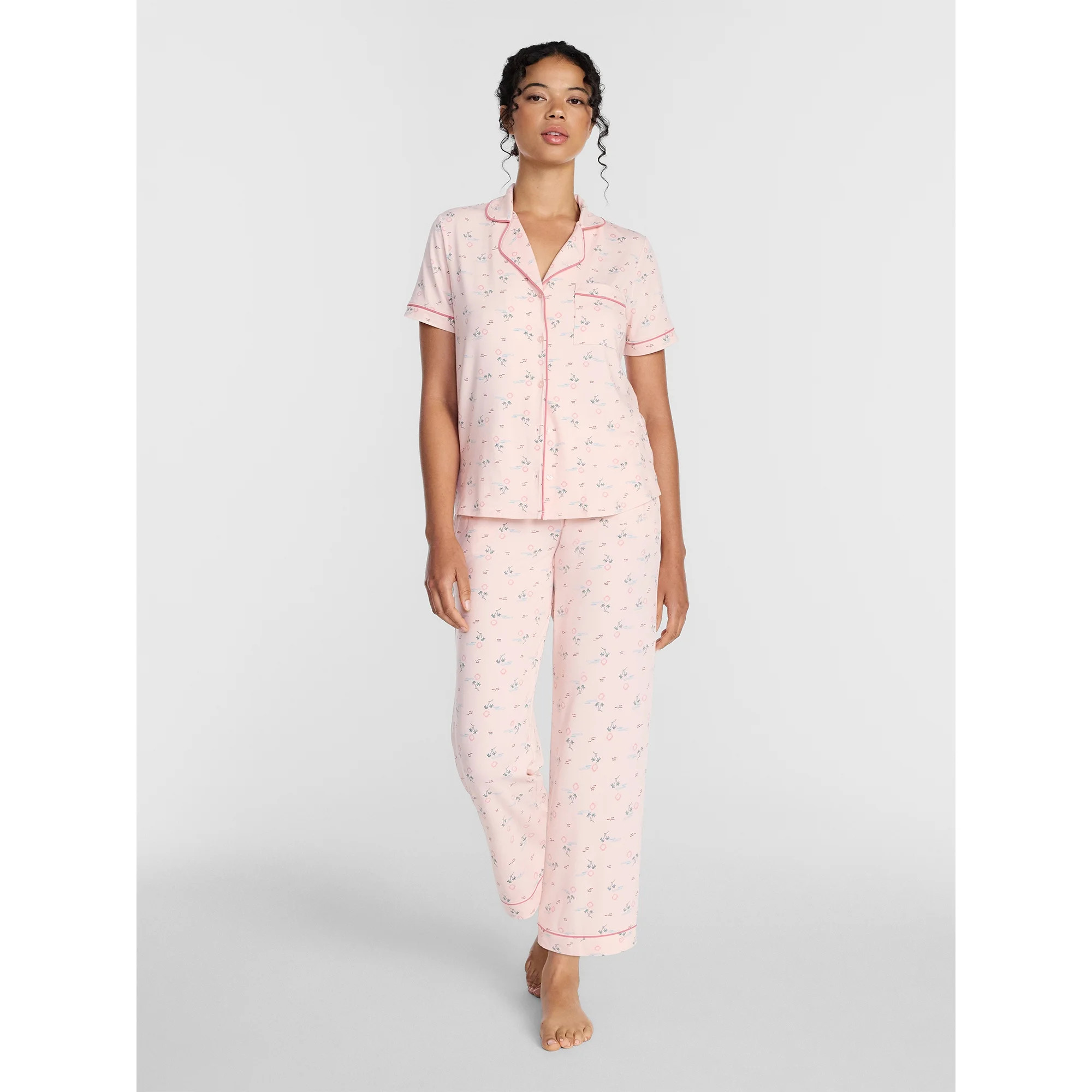 Joyspun Women's Dreamy Soft Collection Notch Collar Top and Capri Pants Pajama Set, 2-Piece, Size... | Walmart (US)