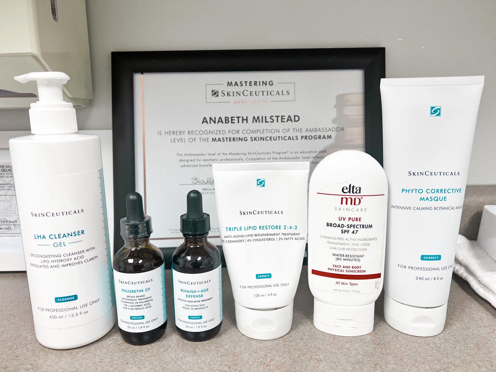 Oily/Acne Prone skin girlies, this lineup is for YOU. The LHA cleanser is my favorite cleanser for my skin. I’m an accutane “veteran” so I know ALL things acne and this cleanser is a LIFE SAVERRRR😭

#LTKU #LTKbeauty