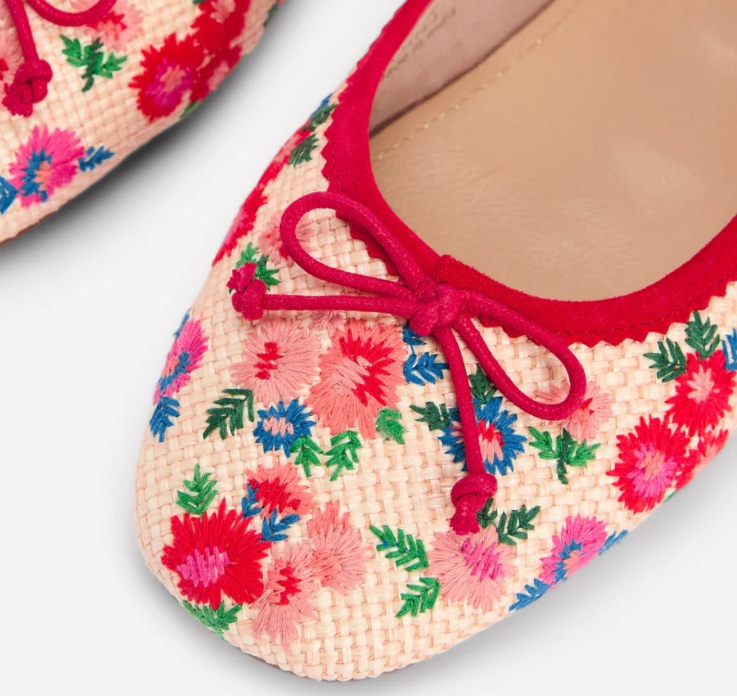 These just may be the cutest ballet flats EVER!!  Definite shoe crush!

#LTKStyleTip #LTKShoeCrush #LTKSeasonal