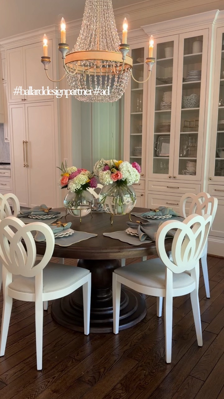 ✨ It’s entertaining + hosting season and @ballarddesigns has the most beautiful serving pieces and furniture PLUS they are on sale! ✨ 🎉 #ad #ballarddesignpartner 

Save up to 60% off dining + kitchen furniture, serveware, and tabletop decor through 10/19 😍 plus 20% off almost everything else!