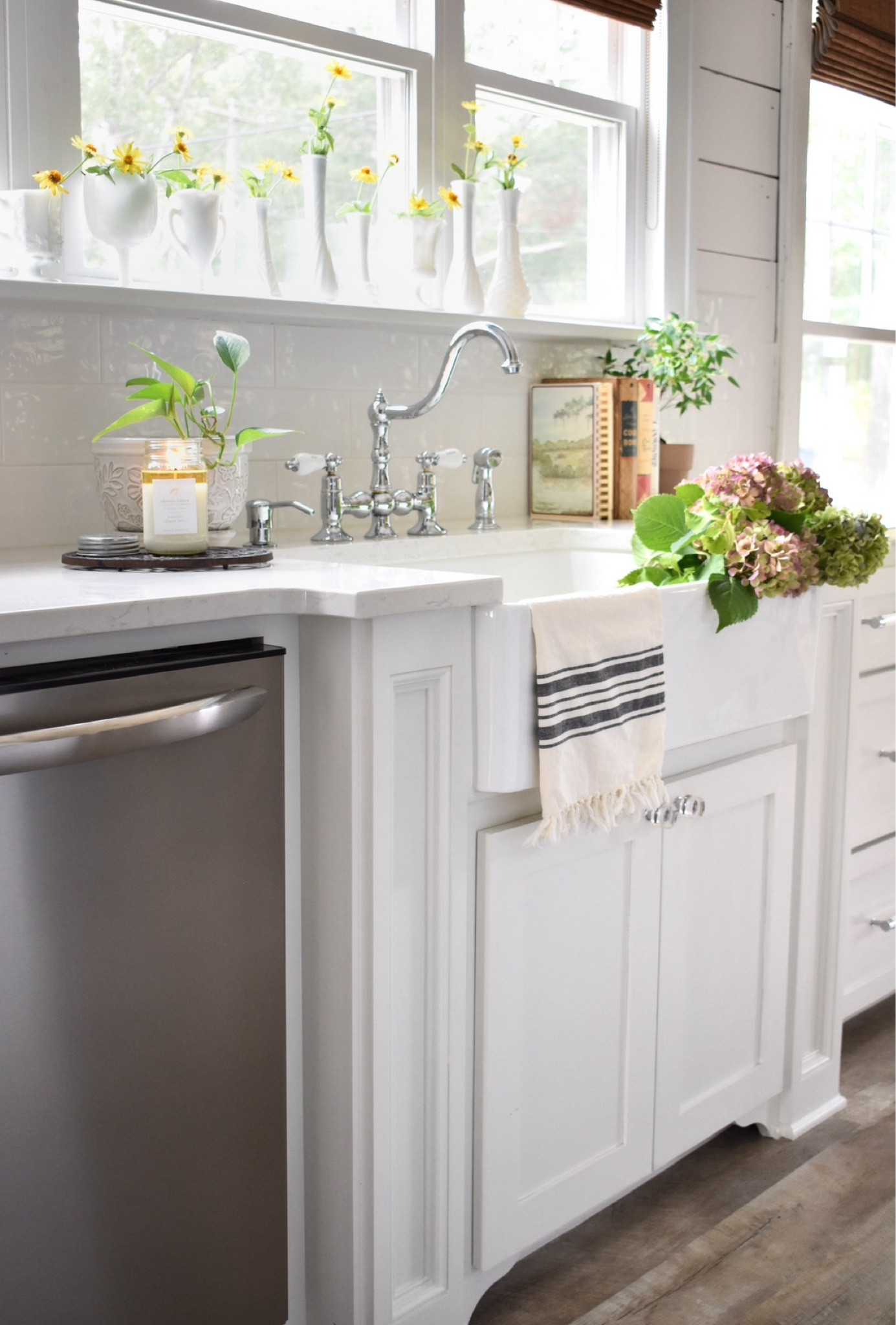 bright kitchen, summer kitchen finds, summer home finds, summer home aesthetic 

#LTKHome #LTKSeasonal #LTKStyleTip