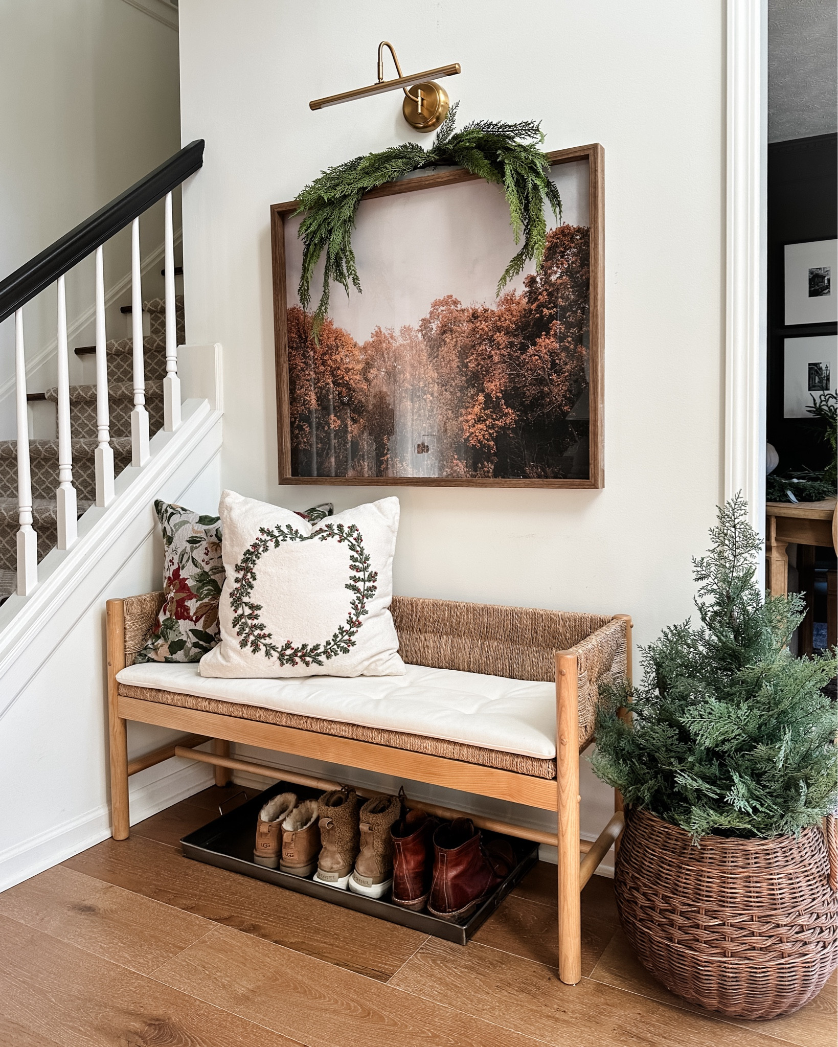 Holiday entryway, mostly from Target 🖤

#LTKSeasonal #LTKHoliday #LTKHome