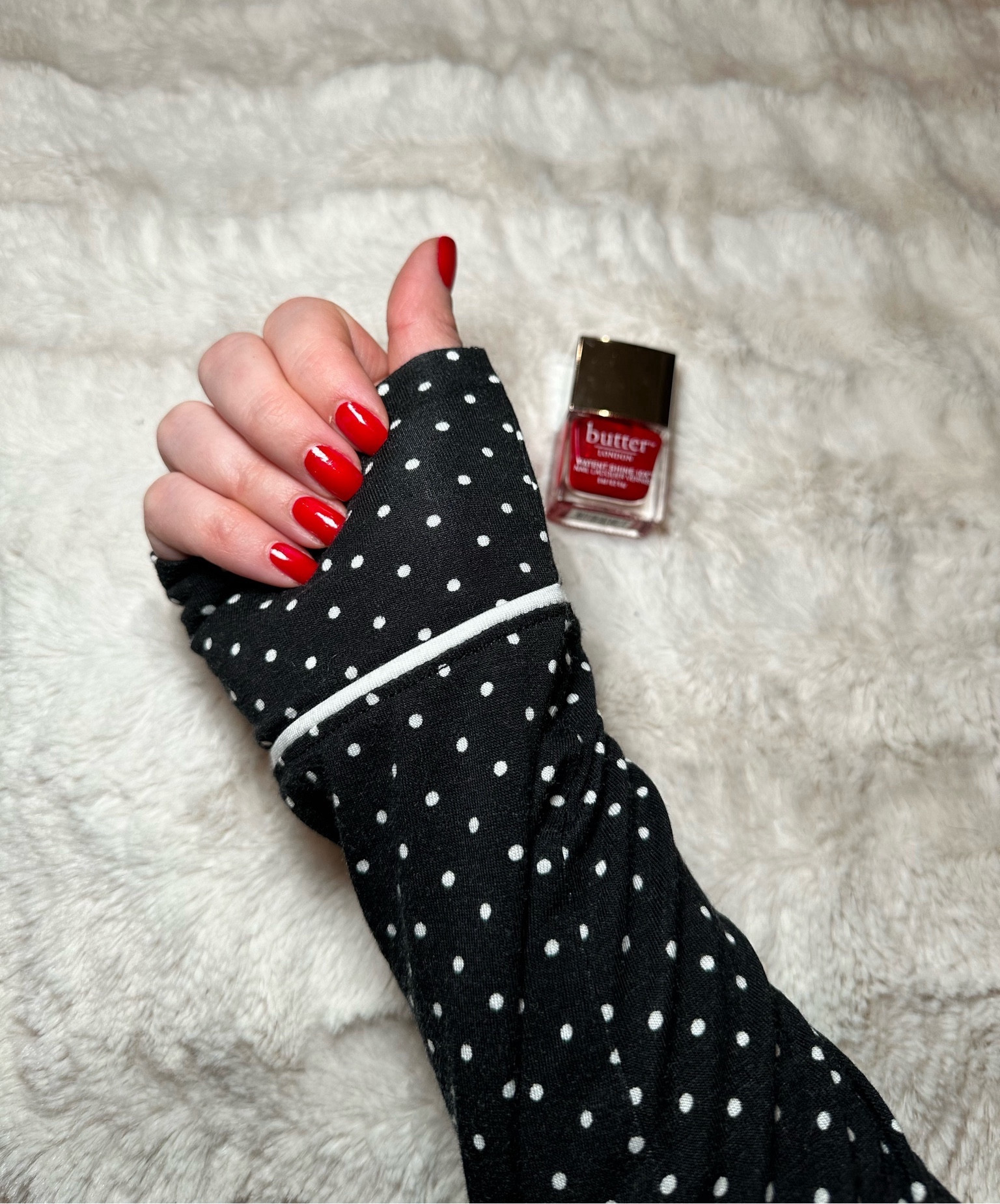red nails for Christmas 

#LTKHoliday #LTKbeauty #LTKsalealert