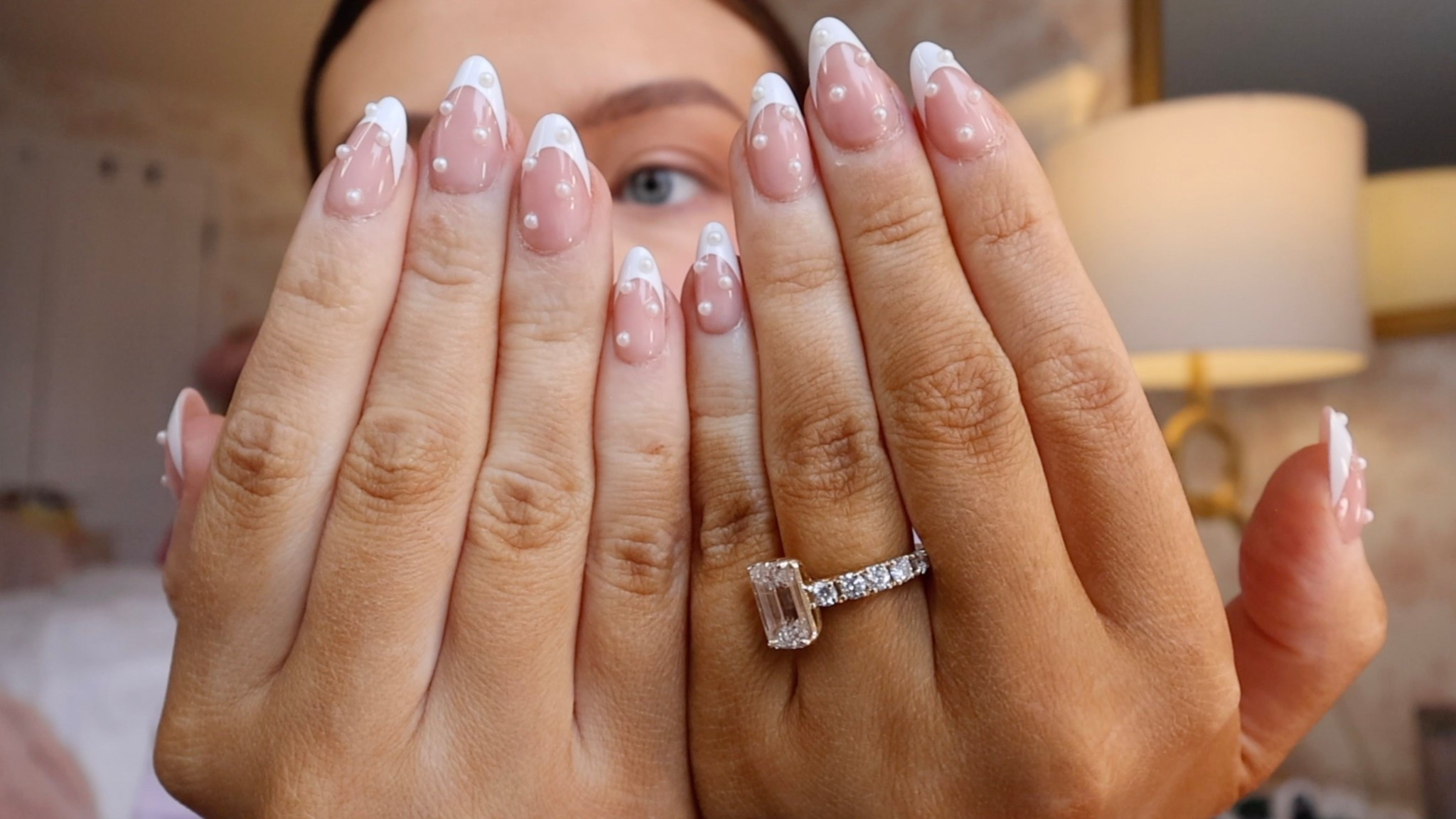 The BEST press on nails! Under $20 and last me 2-3 weeks! Shown in my New York weekend vlog 💅☁️

#LTKBeauty #LTKdayinmylife