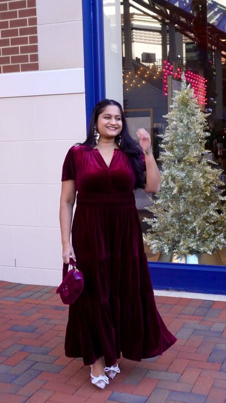 Holiday velvet dress. Christmas outfit ideas, @amazonfashion velvet dress in size M (fits slightly loose; could have size down to a S)
@Coach faux fur bag
@amazon fashion Crystal bow heels
NYE outfit 


#LTKparties #LTKHoliday #LTKmidsize