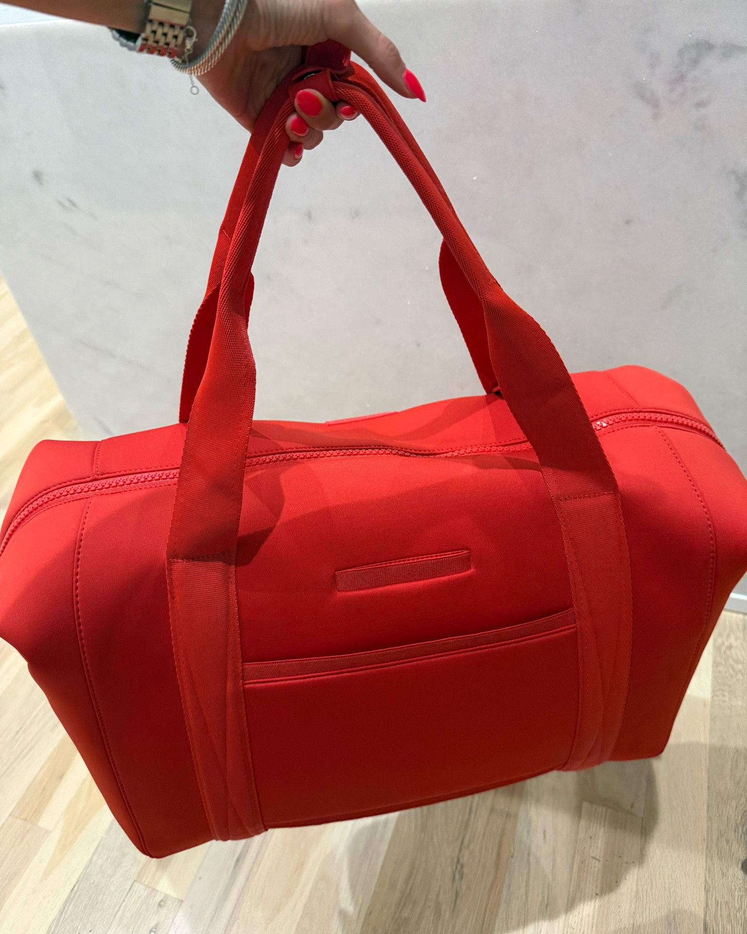 Just got this weekender duffel bag that fits so much comes in L and XL. This is XL size

#LTKTravel
