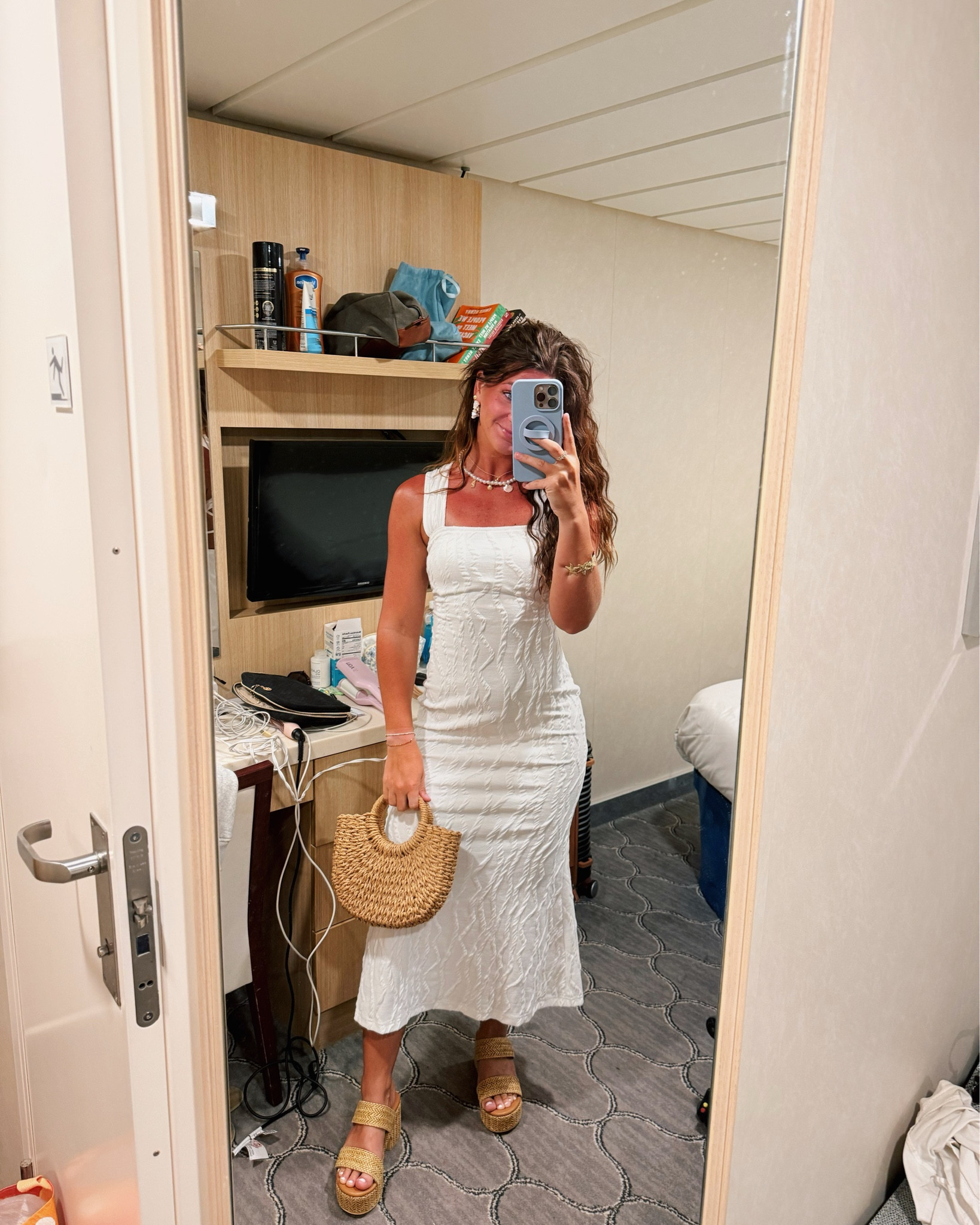 night 4 cruise outfit 🤍

love the material & the back of this dress !! perfect for my short girlies !!