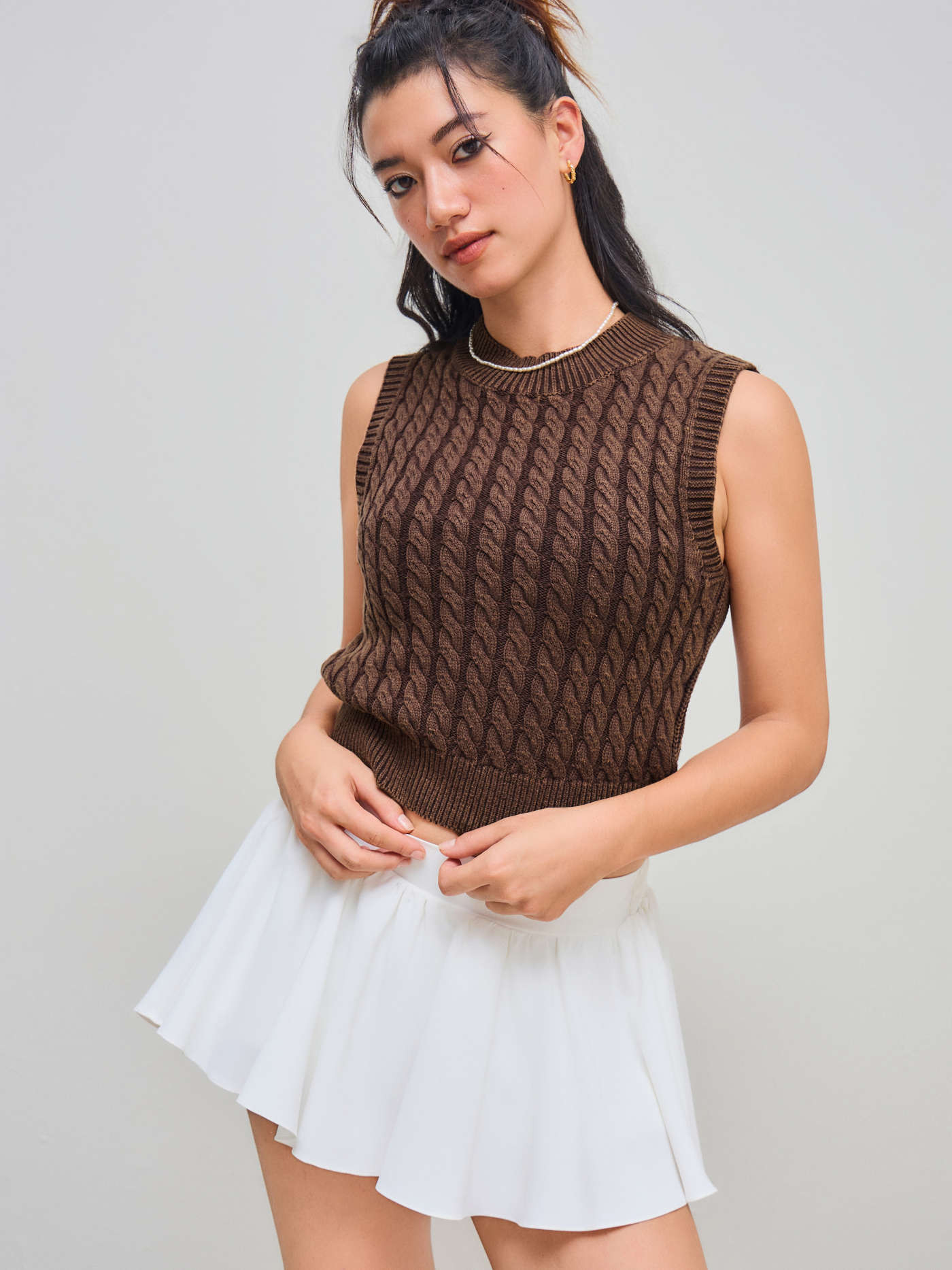 Cable Knit Round Neckline Vest | Cider