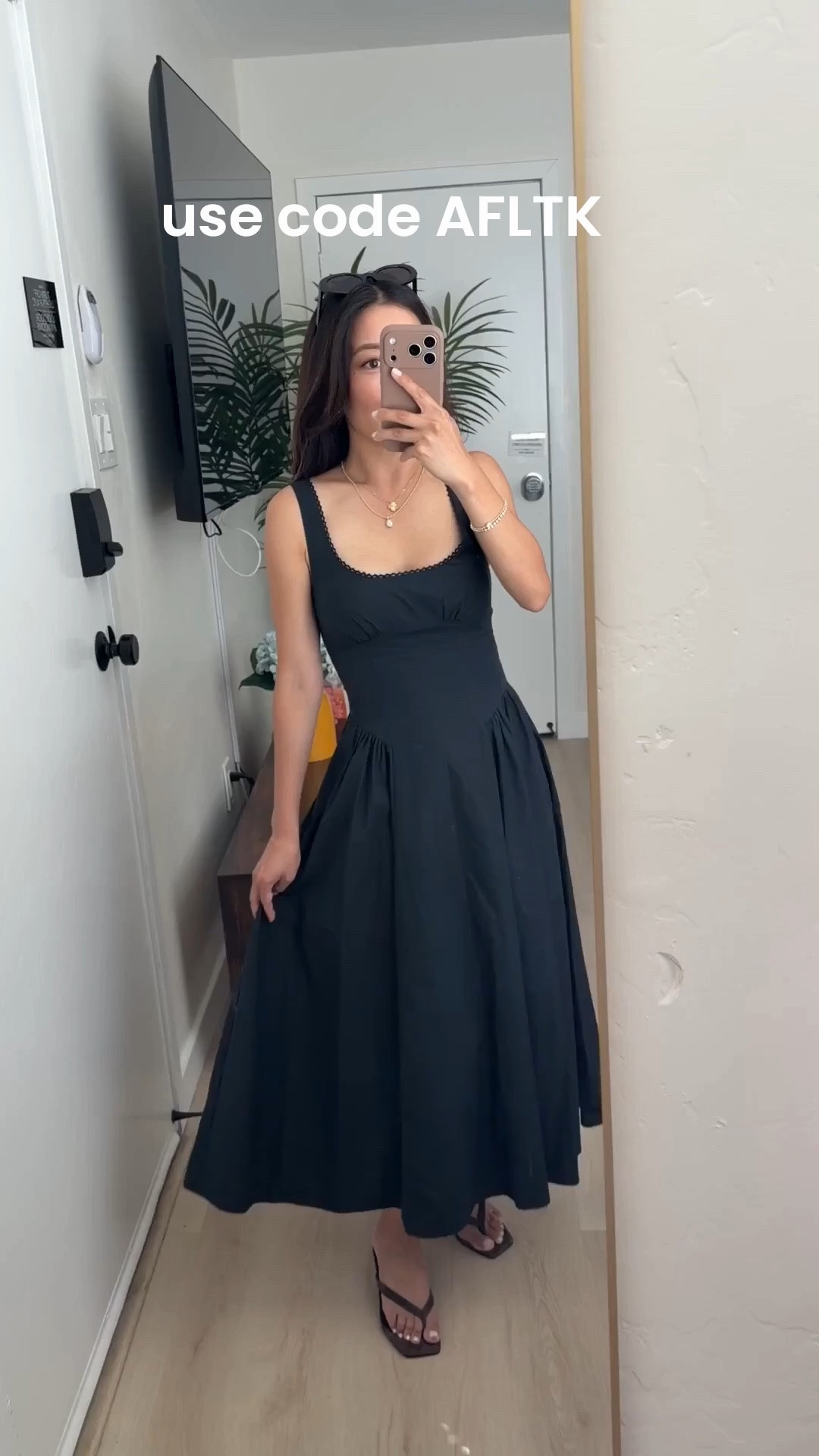 Code AFLTK - finally a code that works on this dress which is usually excluded from sale. 
• abercrombie Bra-Free Midi Dress size XXS petite - 100% cotton, shapely bodice, adjustable straps, stretch panels on both sides, and pockets. Has light removable padding