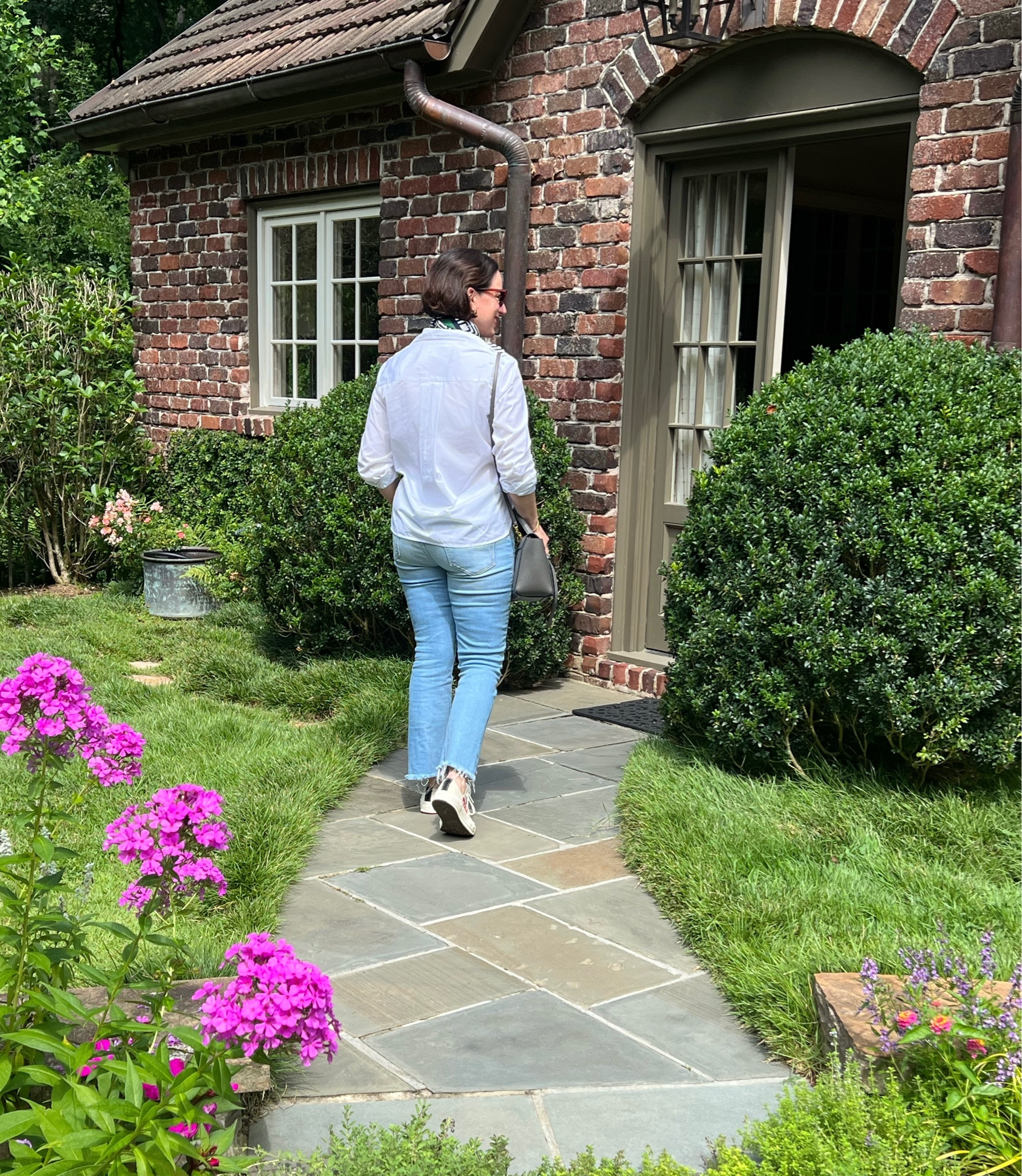 As a Style Coach, I have a handful of go-to brands that without fail work for so many of my clients. One of those brands is Frank & Eileen, a sustainable woman-owned design company that specializes in effortlessly chic upleveled pieces. 

I wanted to share a few of my favorite pieces from Frank & Eileen, and how I personally incorporate them into my day to day. From a day at the pool, to lounge (and travel) wear, to an easy button down for a day of work, Frank & Eileen has the quality items I love building a wardrobe around.

To shop the pieces I am wearing, along with the garments I snag for my clients on a regular basis, click the link in bio to shop away! 

#FrankandEileenPartner #WearLoveRepeat