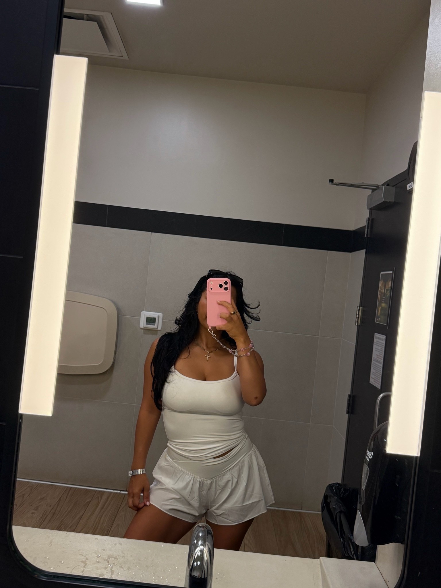 Homerun dugout ootd - comfy and breathable 

Mom outfit 
Postpartum 
Comfy 
Casual outfit 
Everyday style 
Aerie finds
Amazon finds
Built in bra

#LTKootd #LTKSaleAlert #LTKTravel