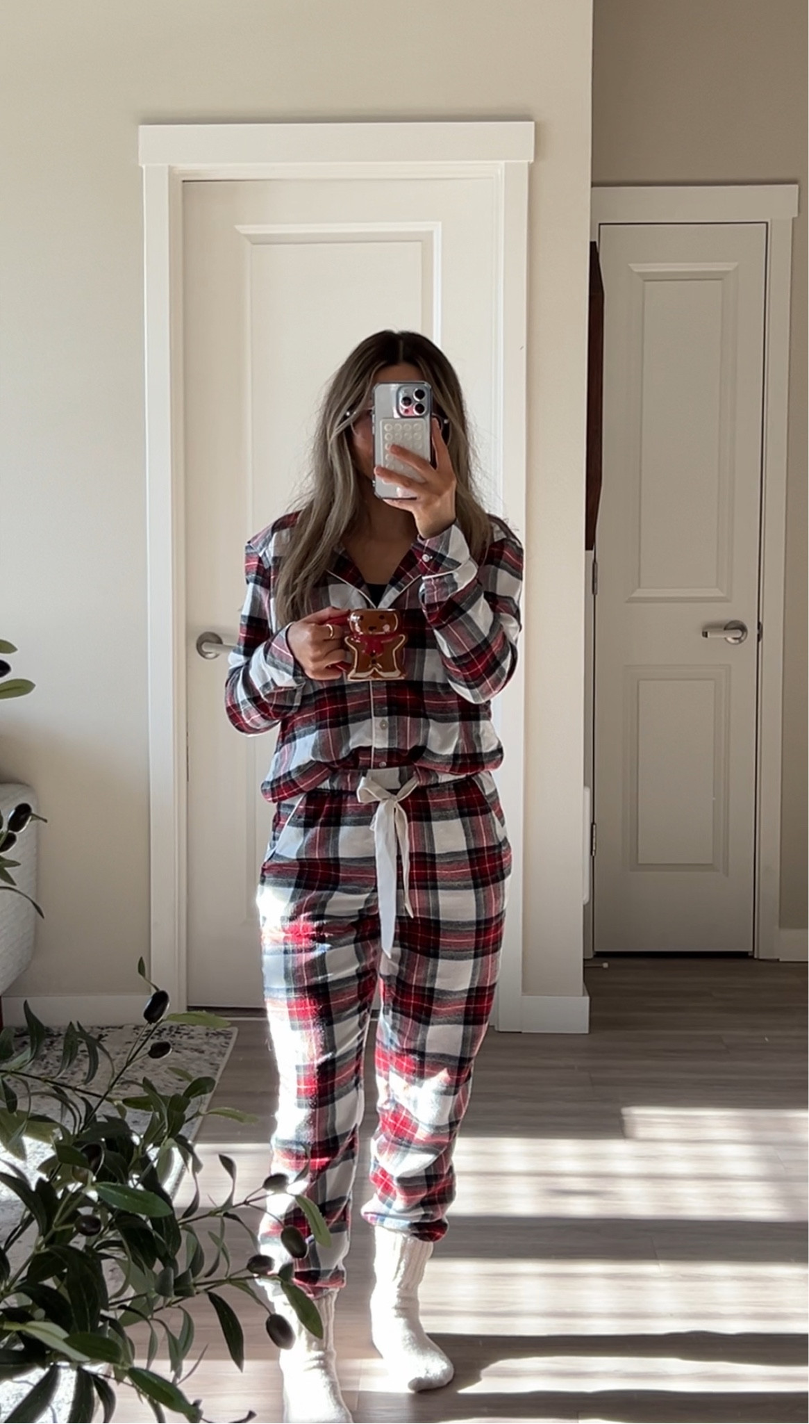 Christmas Pjs💌🎄

Pjs are an old style of Abercrombie, linked similar options 🫶🏽

#LTKstyletip #LTKHoliday #LTKfindsunder100