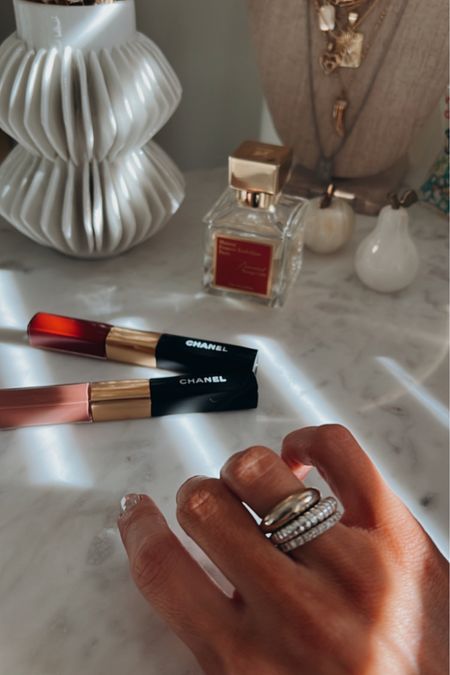 Chanel ling wear lip duo in daring red and timeless beige 
Ring stack from James Allen, parpalla jewelry and Miranda Frye 
My scent - great gift ideas 

#LTKHoliday #LTKGiftGuide #LTKbeauty