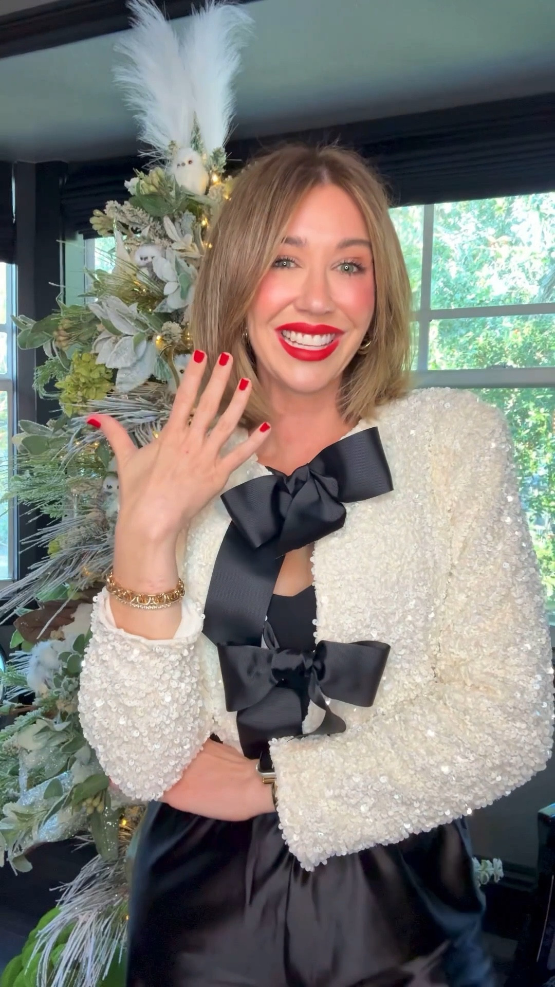 a fast dry gel polish that gives a salon quality manicure! Wearing shade: rhapsody red 

@sally_hansen @target #ad #SHPartner #SallyHansenPartner #TargetPartner #Target

#LTKBeauty #LTKHoliday #LTKgrwm