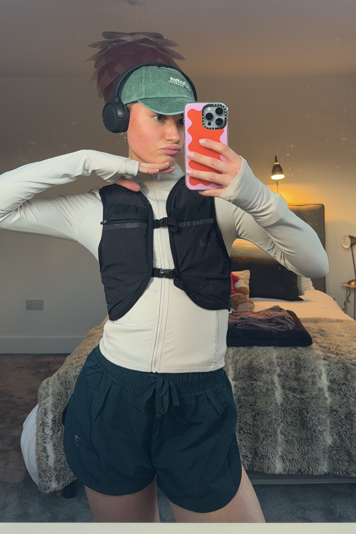 couldn’t find my exact running vest but added one similar & good price !! <3