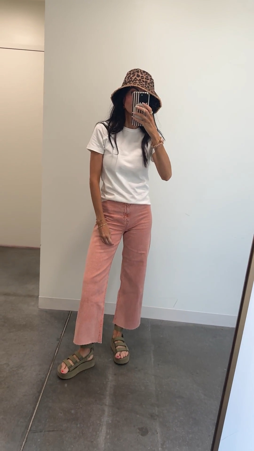 Cutie coral jeans 🌸