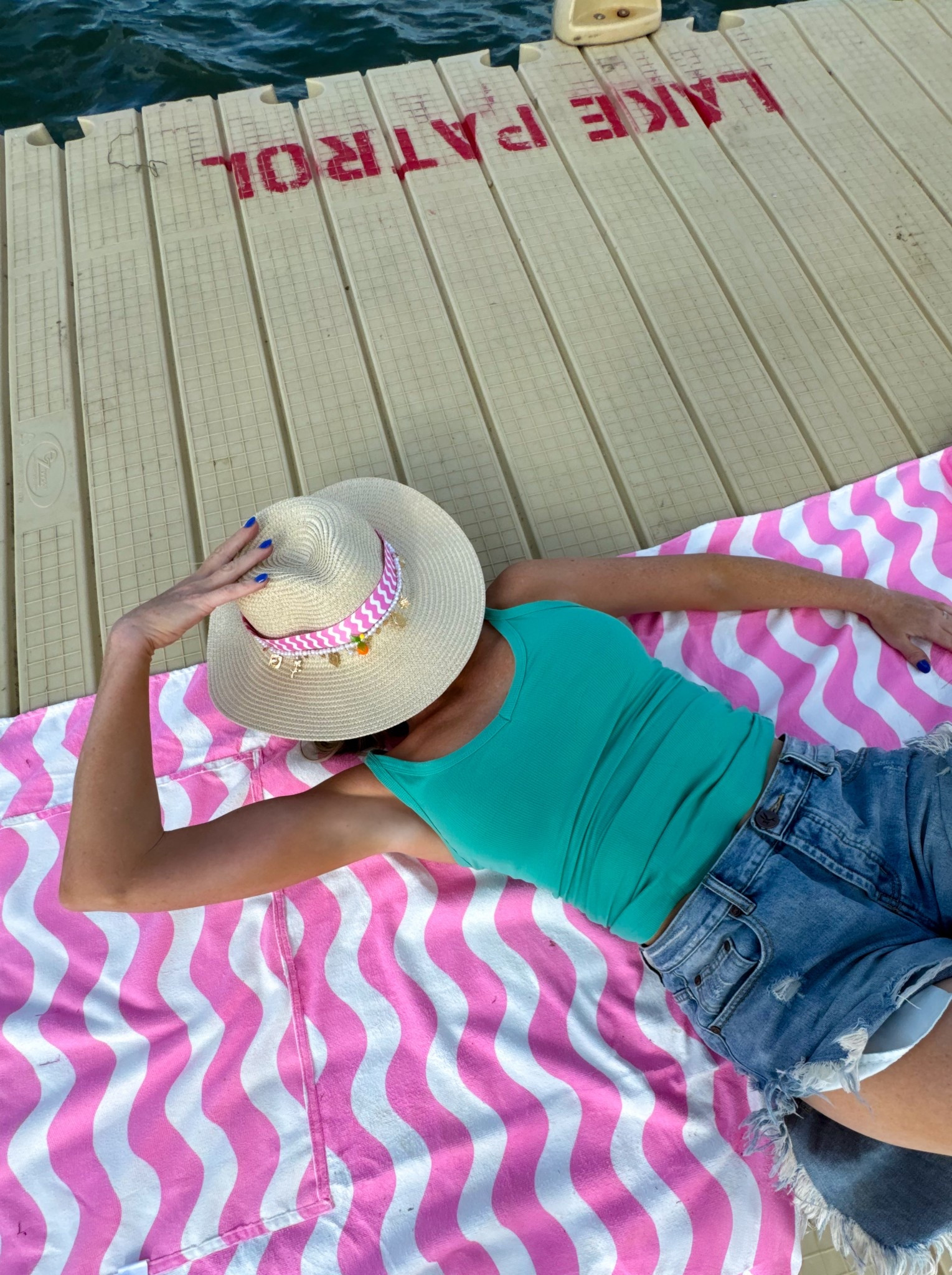 Out of Office 🦩

@packedparty
#packedparty



#LTKSummerEdit #LTKSwim #LTKSeasonal