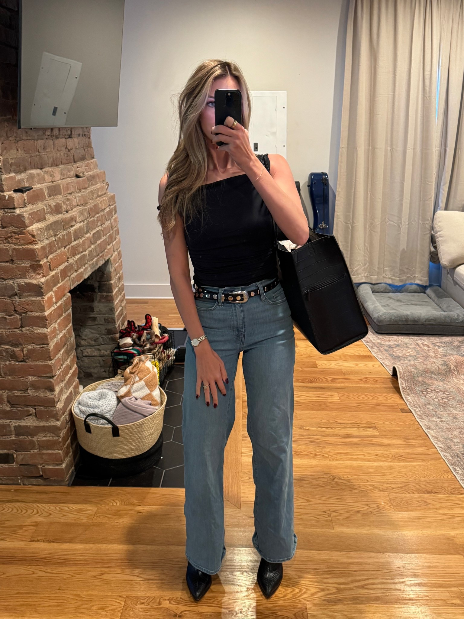 work uniform !! 🖤

#LTKWorkwear #LTKStyleTip