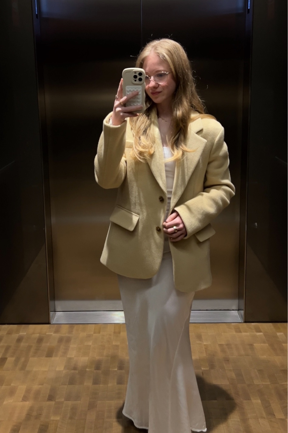 This blazer is incredible, so warm but so cute. In size XS 

#LTKaustralia #LTKwinter