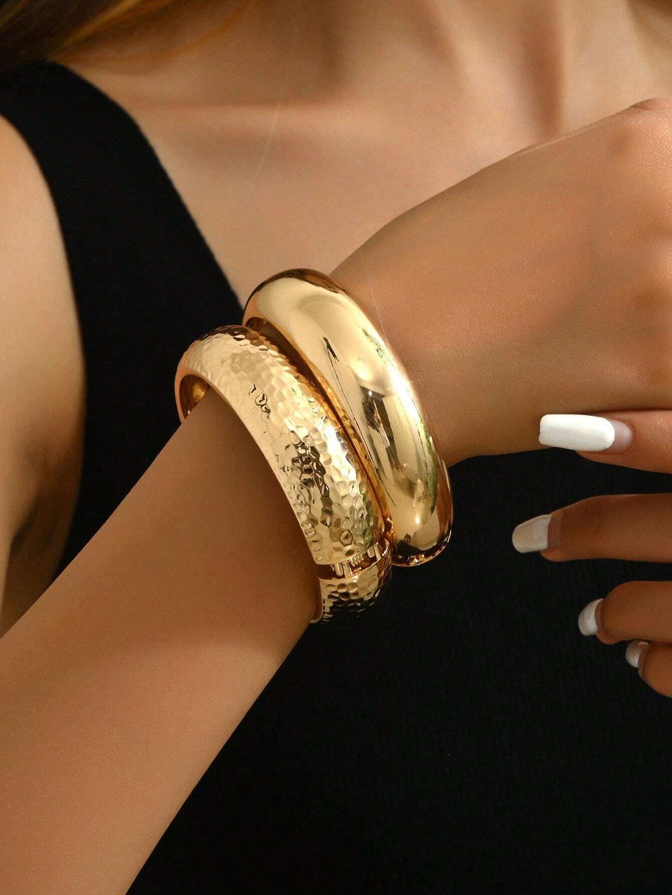 1pair (2pcs) Gold Tone Smooth & Snake Skin Patterned Metal Bangle Bracelets With Overlapping Visu... | SHEIN