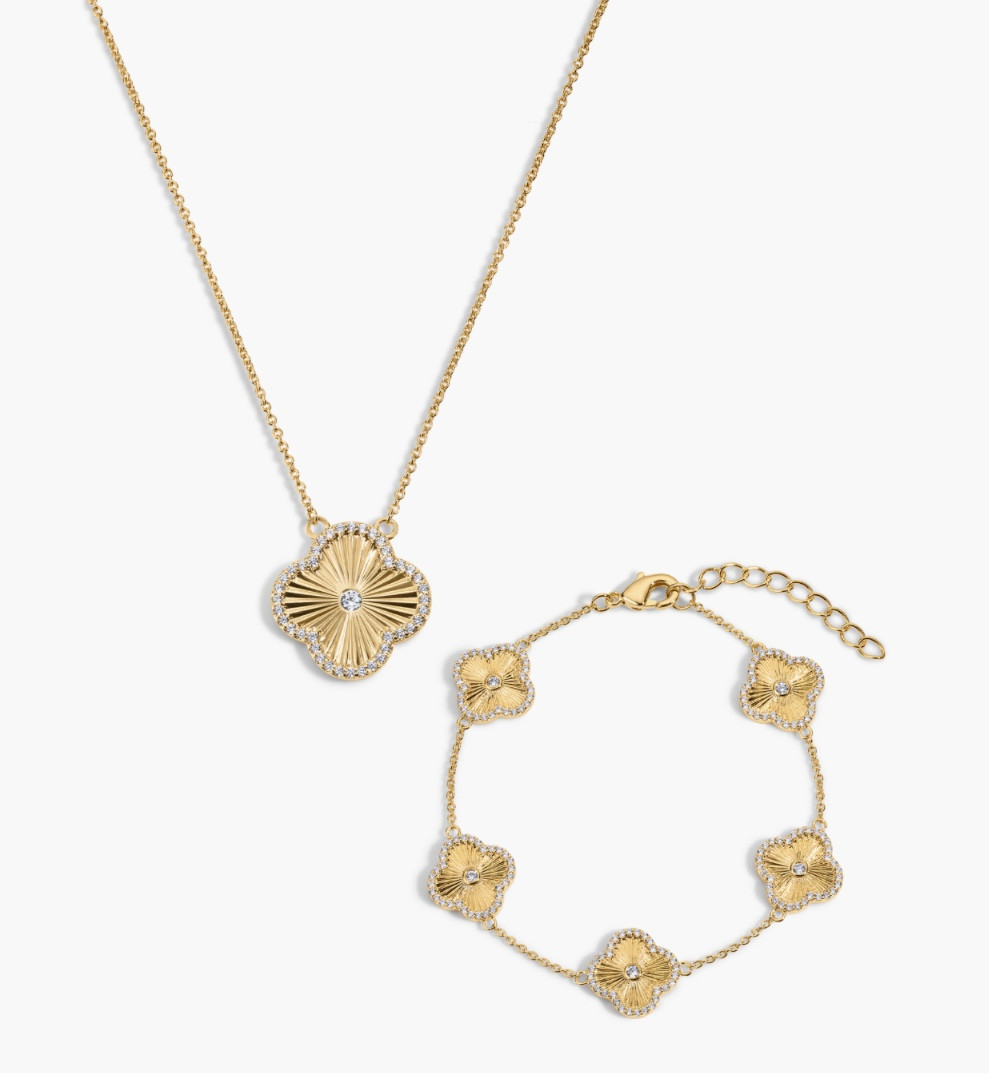 Gifts for mom 
Gift guide 
#ltkbeauty

#LTKGiftGuide #LTKFindsUnder50 #LTKFindsUnder100