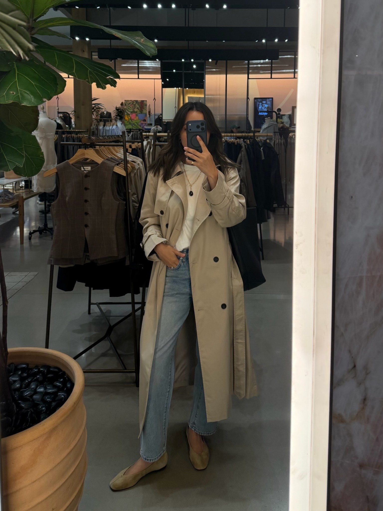 Easy fall outfit / Madewell barrel jeans on sale! Relaxed & just slight barrel jean
