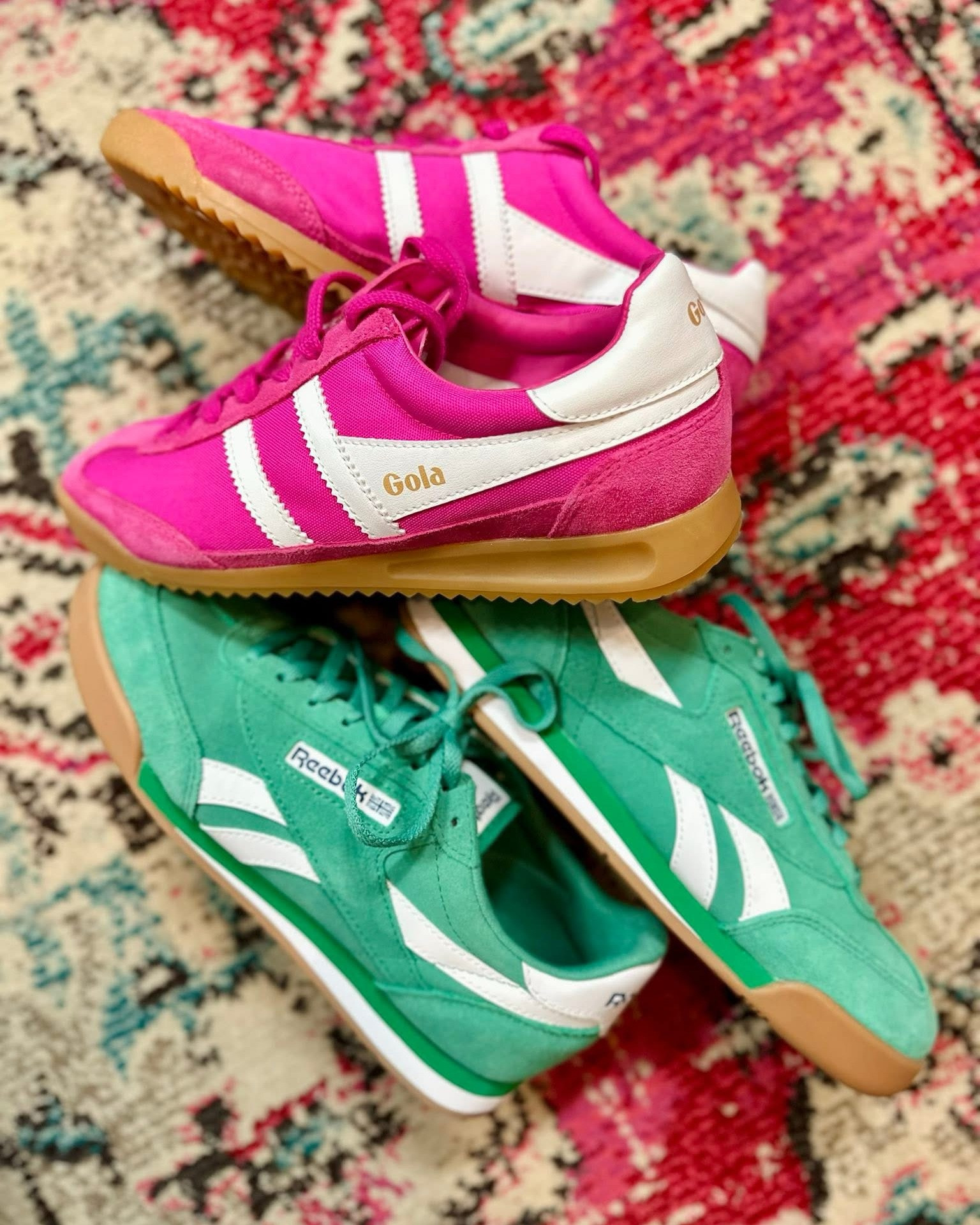 BRAND NEW 𝐆𝐨𝐥𝐚𝐬!!! 👟 
I’m so obsessed. True to size but if in between you can 1/2 size down. 

The colors are just beautiful but pops of print are awesome too and you can’t beat a neutral!

L I N K  I N  C O M M E N T S 🫶🏼