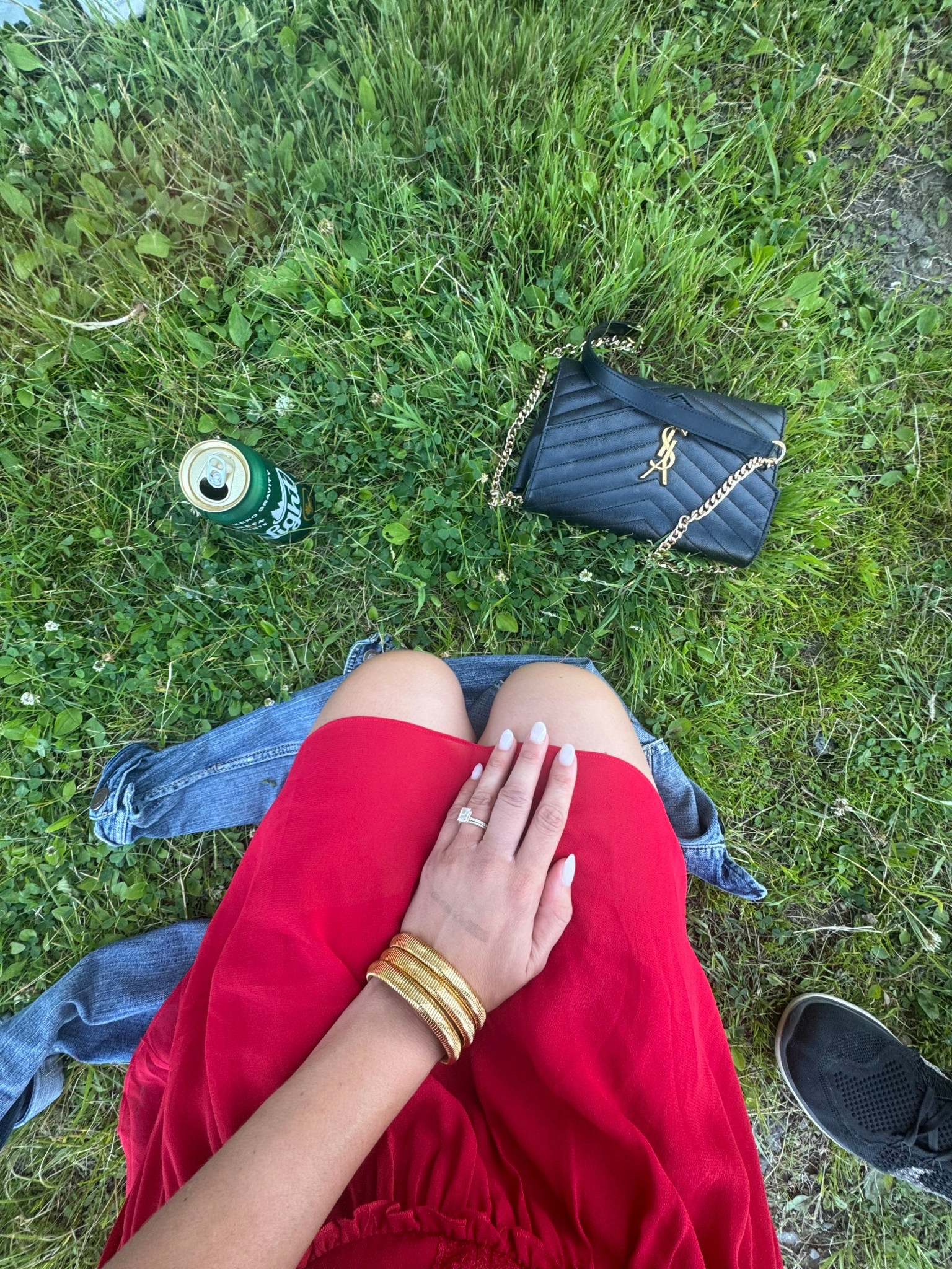 Red dress. Higher altitudes. Even higher standards. ❤️‍🔥


#ReformationStyle #MountainMuse #SummerStyle #RedDressMagic #OOTD #StyleOnTop #FashionInTheWild #ChicAndSustainable #TrendAlert #ConsciousFashion #EffortlessStyle #WhatIWore #refbabe 