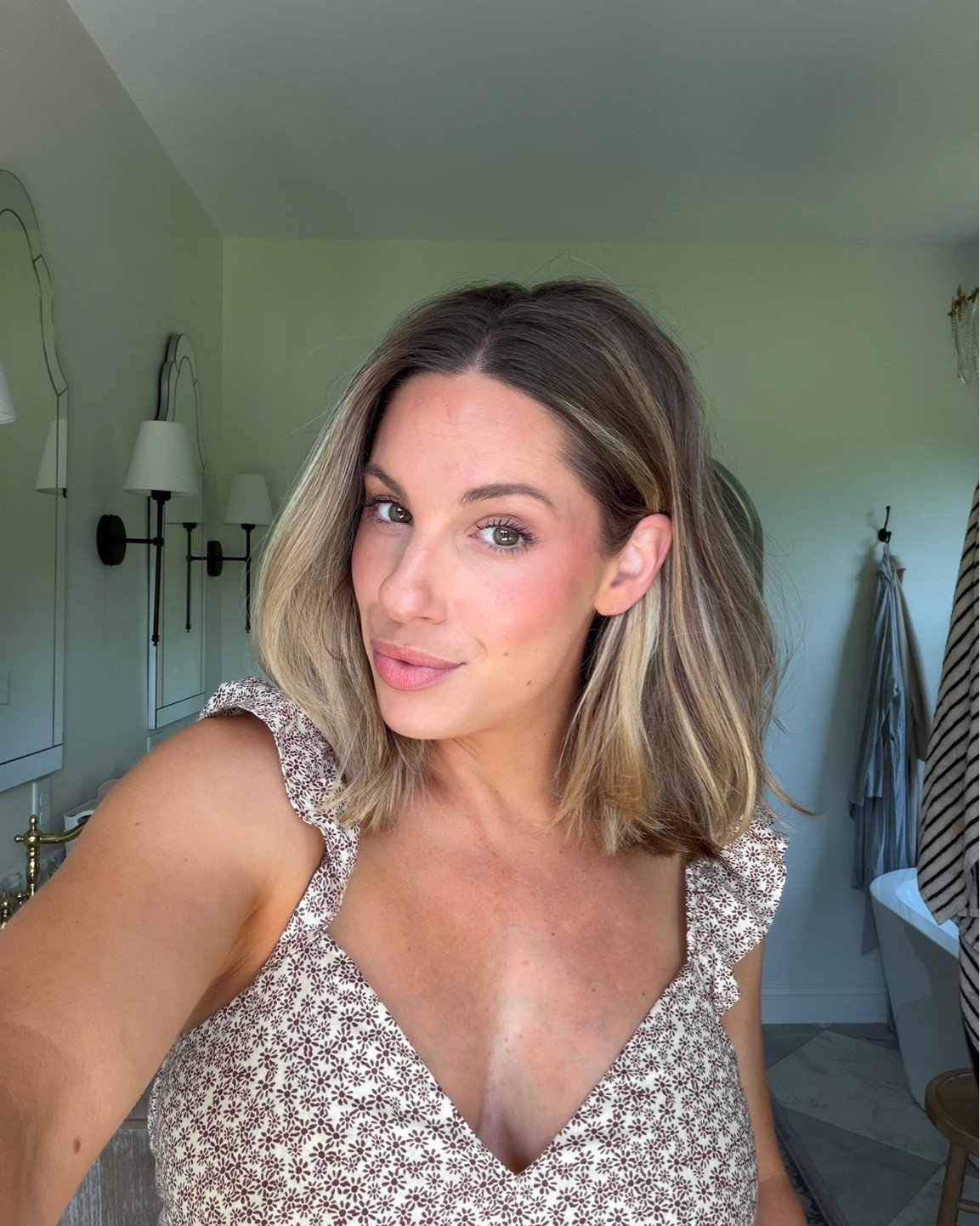 My favorite makeup combo ✨ gives me that flawless face in no time 🥰

#saie #makeup #beautytips #summermakeup #minimal

#LTKBeauty #LTKdayinmylife #LTKselfcare