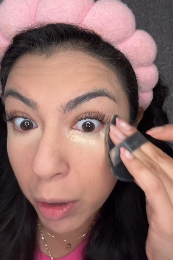 How to achieve airbrushed makeup 

#LTKFindsUnder50 #LTKOver40 #LTKBeauty