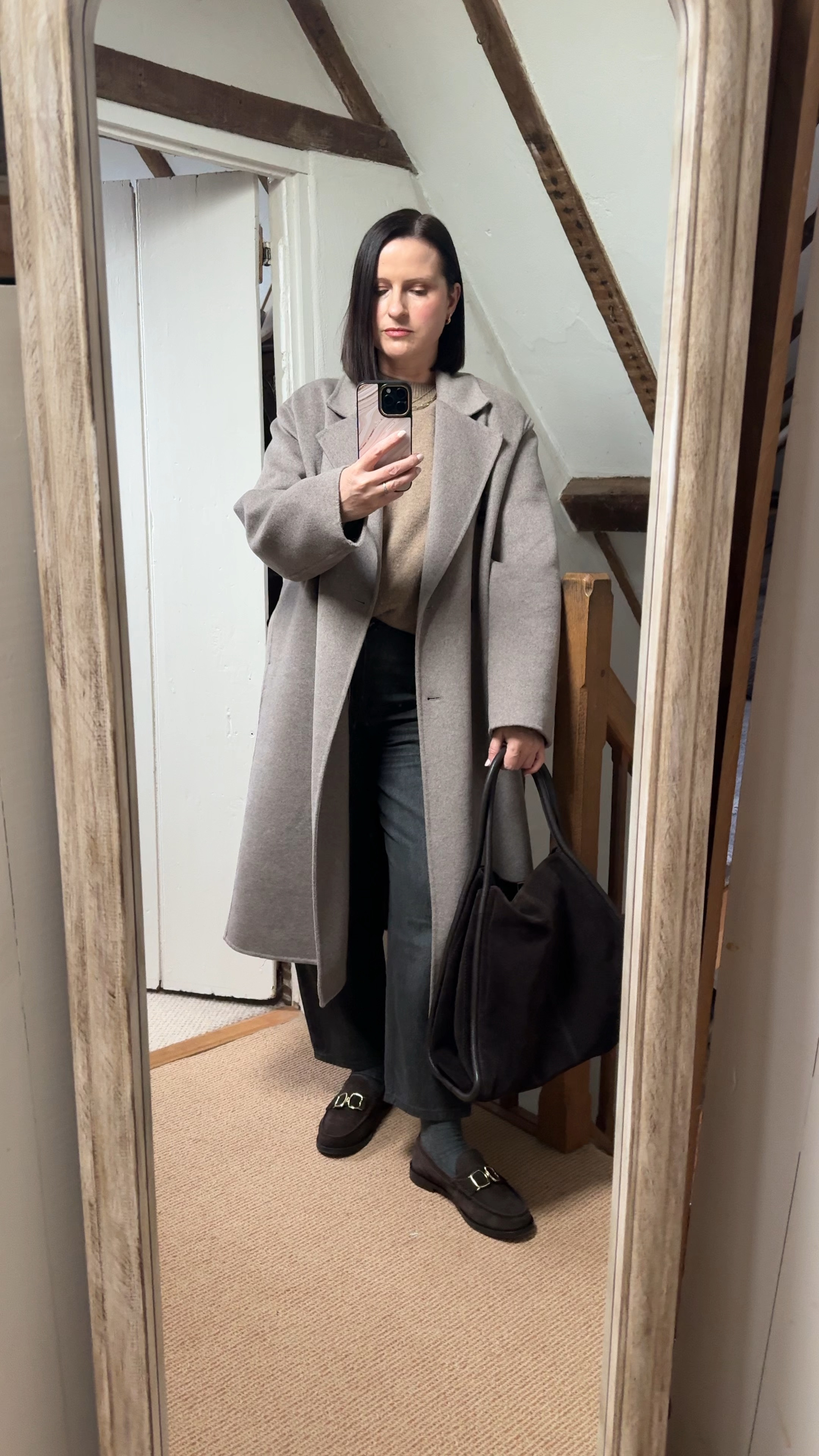 Winter neutrals
Wool Blend Coat
High Waist Barrel Leg Jeans
Brown Suede Loafers
Brown Suede Bag


#LTKwinter #LTKuk #LTKeurope