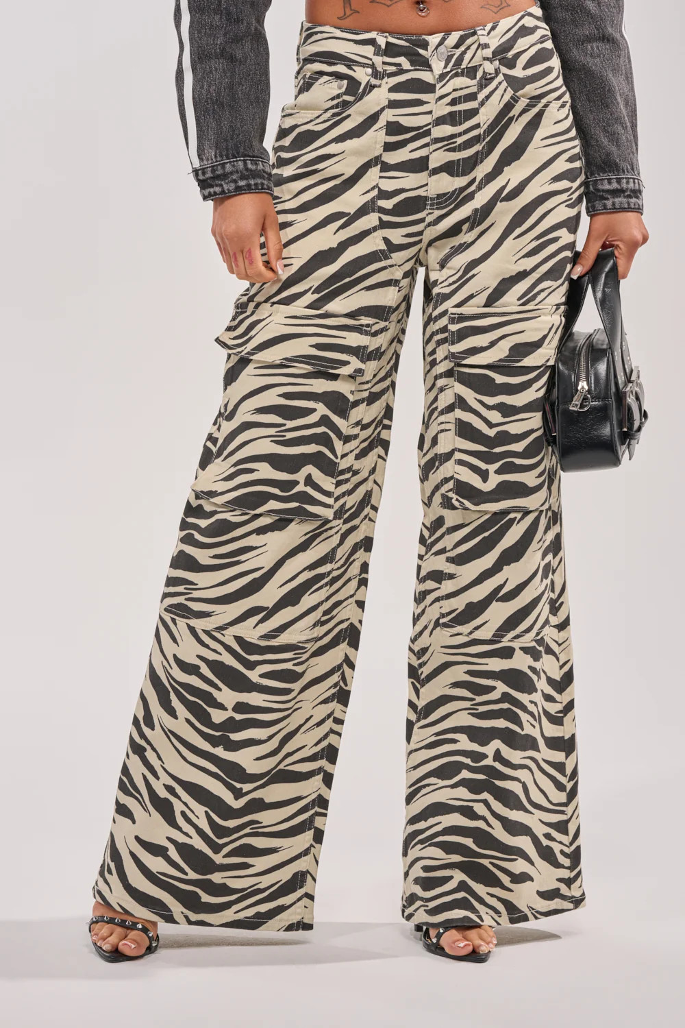 AKIRA In The Wild Zebra Denim | Black | Size XL | AKIRA