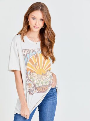 Here Comes The Sun Tee | Altar'd State