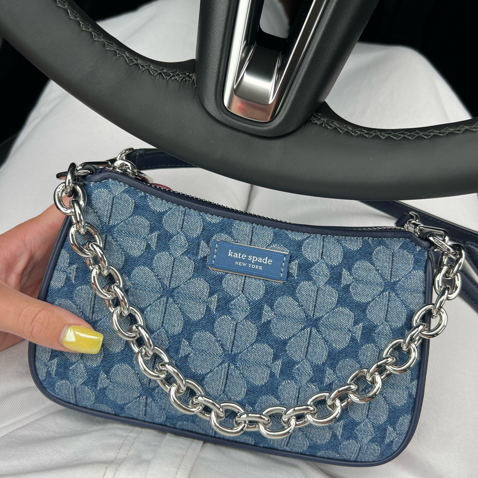 Gifted this beautiful mini bag by Kate Spade! ♠️ Absolutely gorgeous. Fits plenty too - in mine I have my card holder, coin purse, keys, car key fob, travel perfume, and chapstick! Best part is that this is under $200 on sale! 💙

Two patterns & offered in multiple different bag sizes & styles. I’ve linked them all. 

#KateSpade #salealert #purse

#LTKWorkwear #LTKSaleAlert #LTKItBag