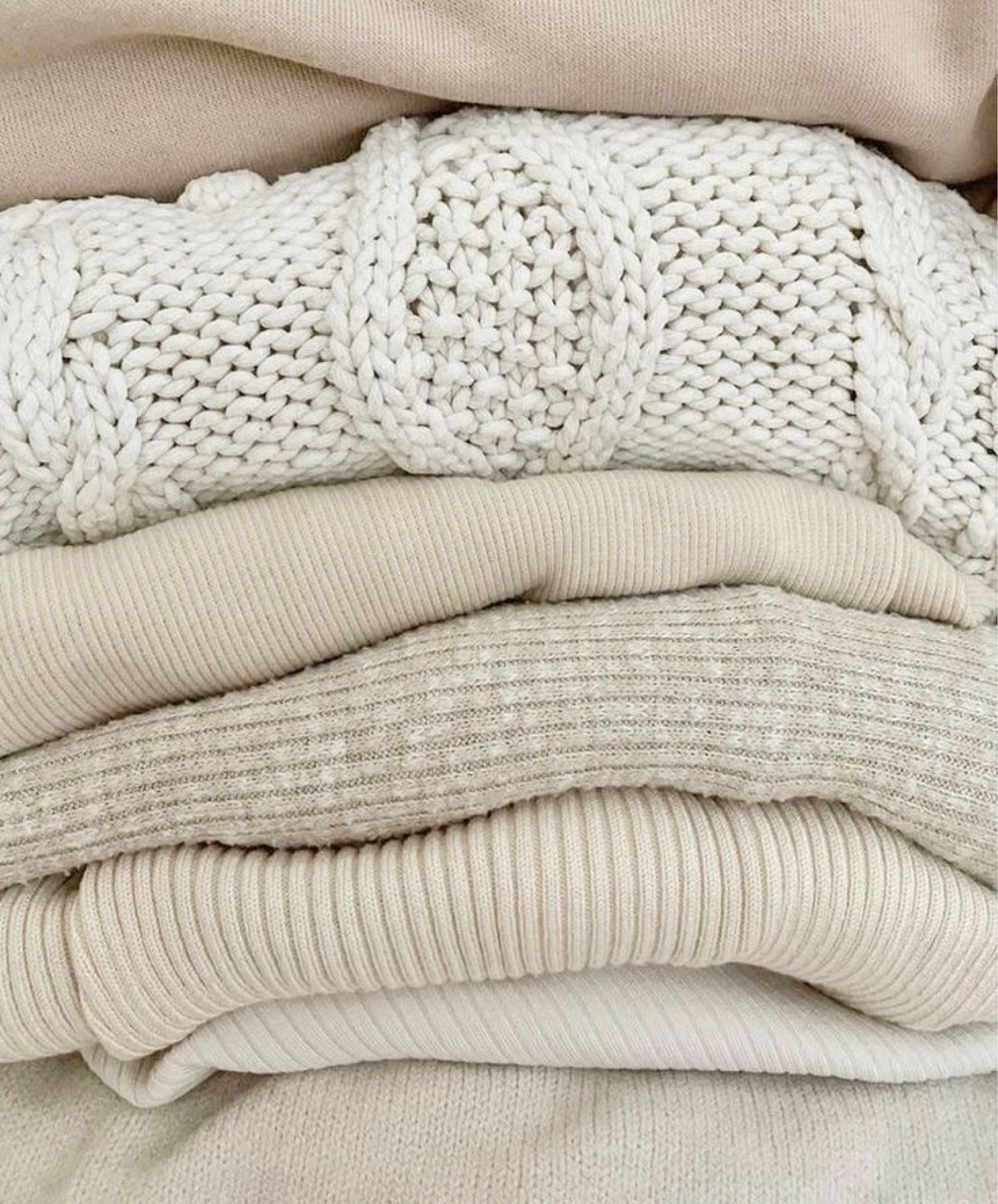 CREAMY COZY FALL ERA

I’m so ready to pull out the sweaters and lean into my vanilla looks. 

#FallReady #TransitionOutfits


#LTKSeasonal #LTKworkwear #LTKunder50