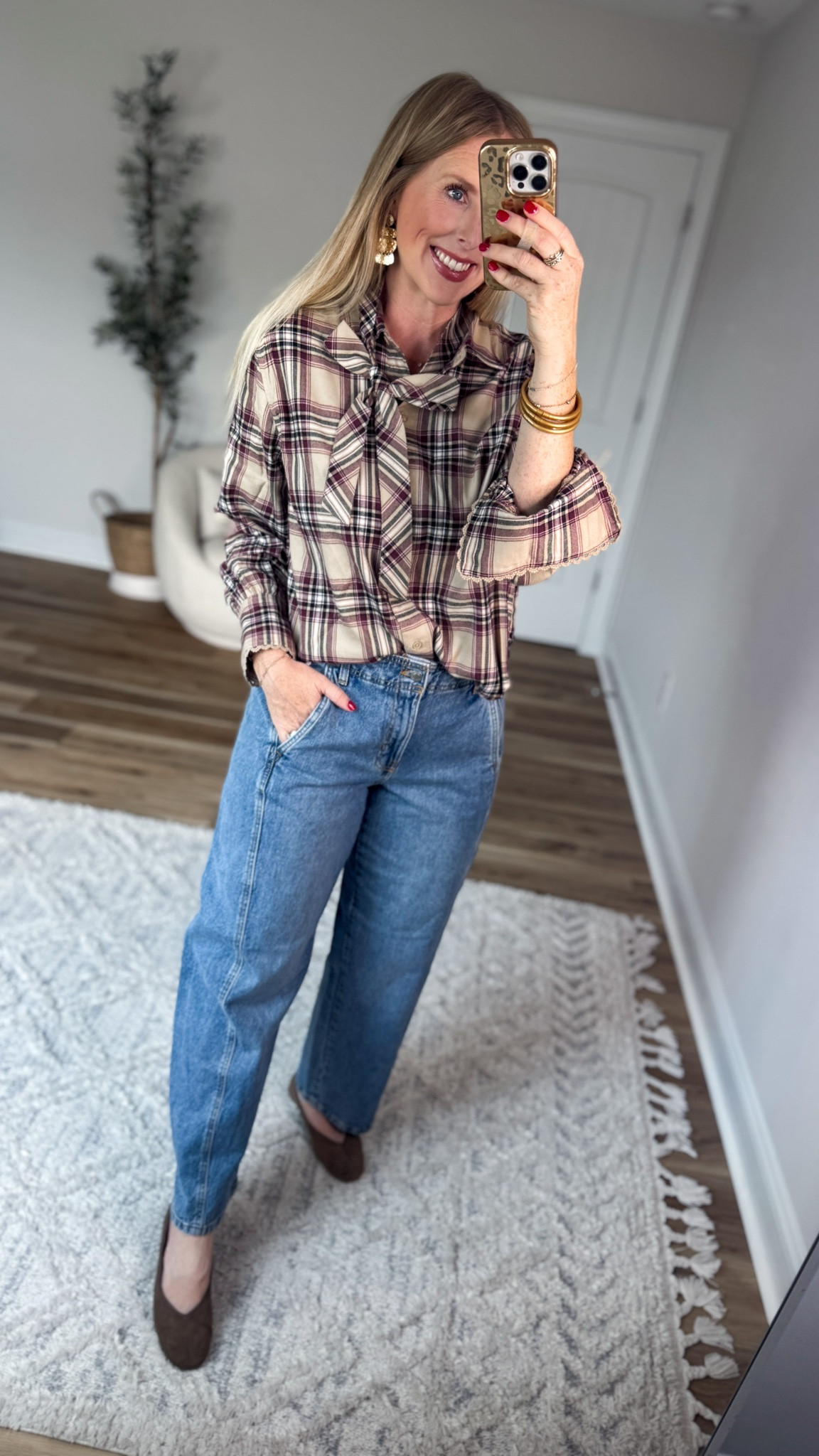 Daily try on, Walmart outfit, Walmart fashion, free assembly, barrel jeans, plaid flannel

#LTKootd