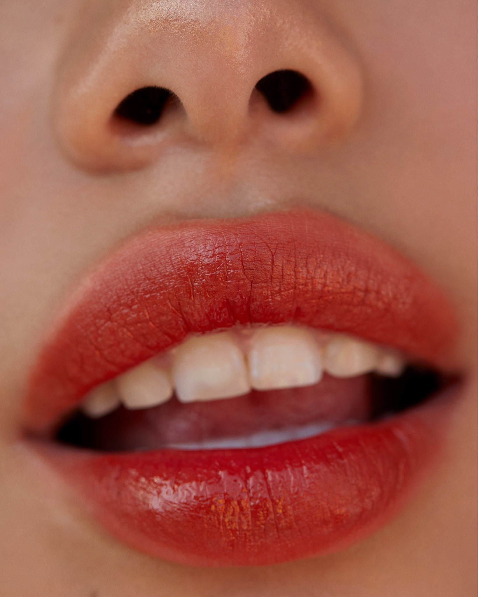 🍉 “Popsicle Lips” roll round every summer season, and it is absolutely one of my favourites of all 👏 time 👏 

If you can’t tell, I love a red lip of all varieties ♥️

From the archive @michaelatphotos @shayzanco_ 

#makeuptrend #redlip #makeup