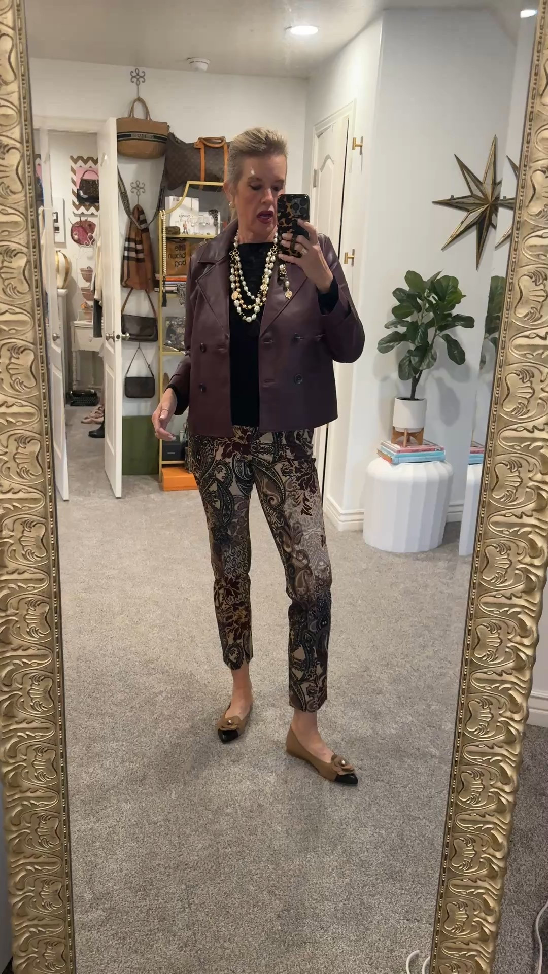 🚨 $20 off $125 or $50 off $200 

Cropped Burgundy leather trench coat tts in a Chicos 0 tts 

Black cashmere bat wing sweater tts 

Beautiful channel vibe multi chain necklace 

Beautiful jewel tone paisley girlfriend straight leg jeans tts in a Chicos 0 (4) tts 

Pointed cap toe ballet flat with rose pearl  tts  so comfy 

#LTKStyleTip #LTKOver40 #LTKSaleAlert