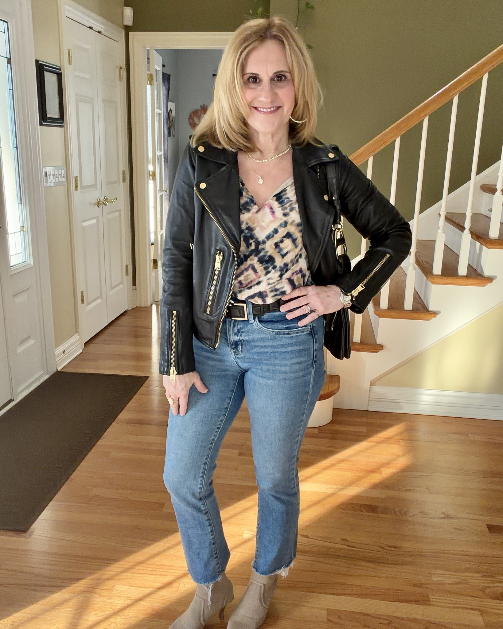 Sharing how to style straight leg crop jeans in my latest blog post.👖This versatile denim style is easy to wear with almost any shoe. 

#LTKPetite #LTKOver40 #LTKootd